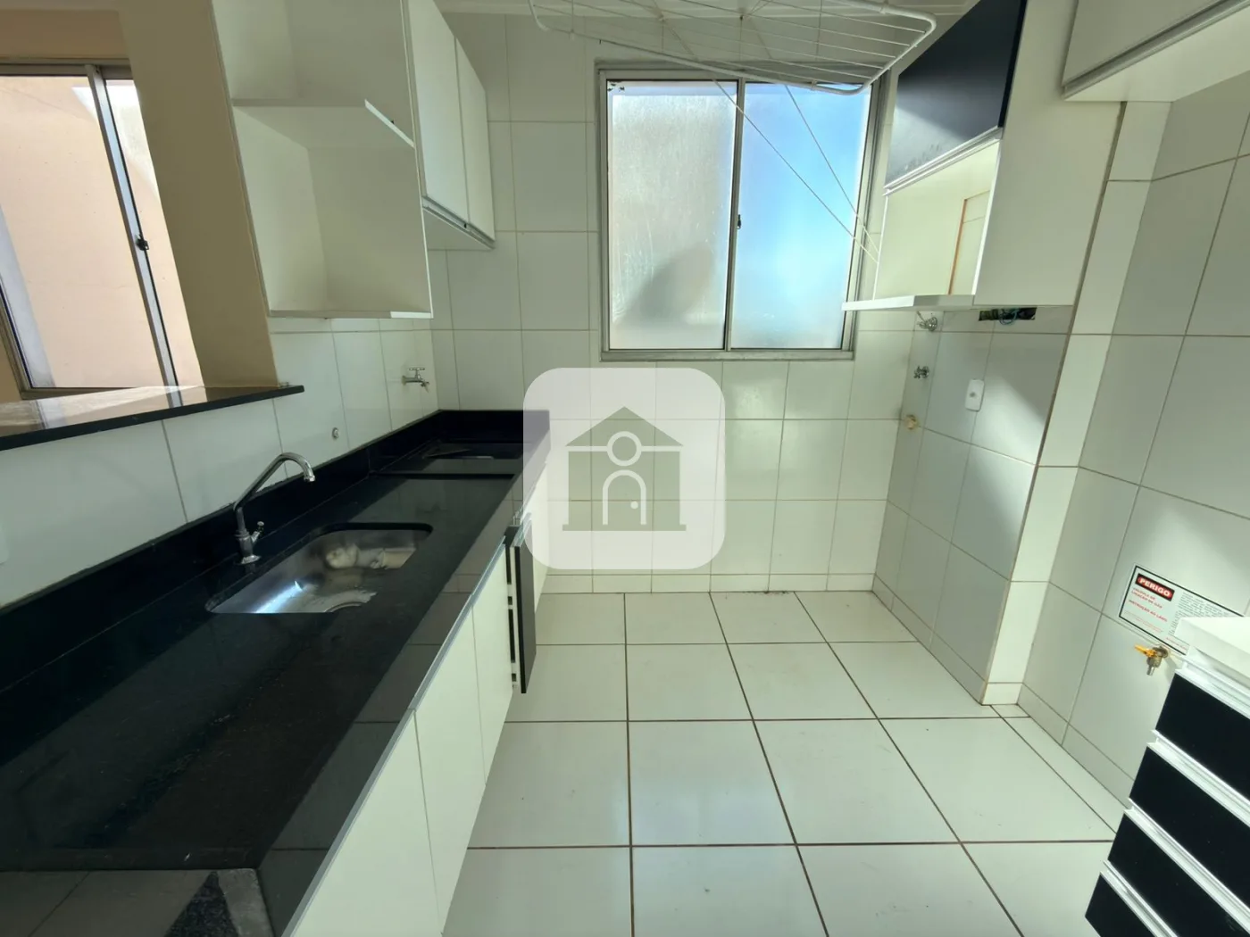 Alugar Apartamento / Padr&atilde;o em Uberlandia R$ 1.350,00 - Foto 13