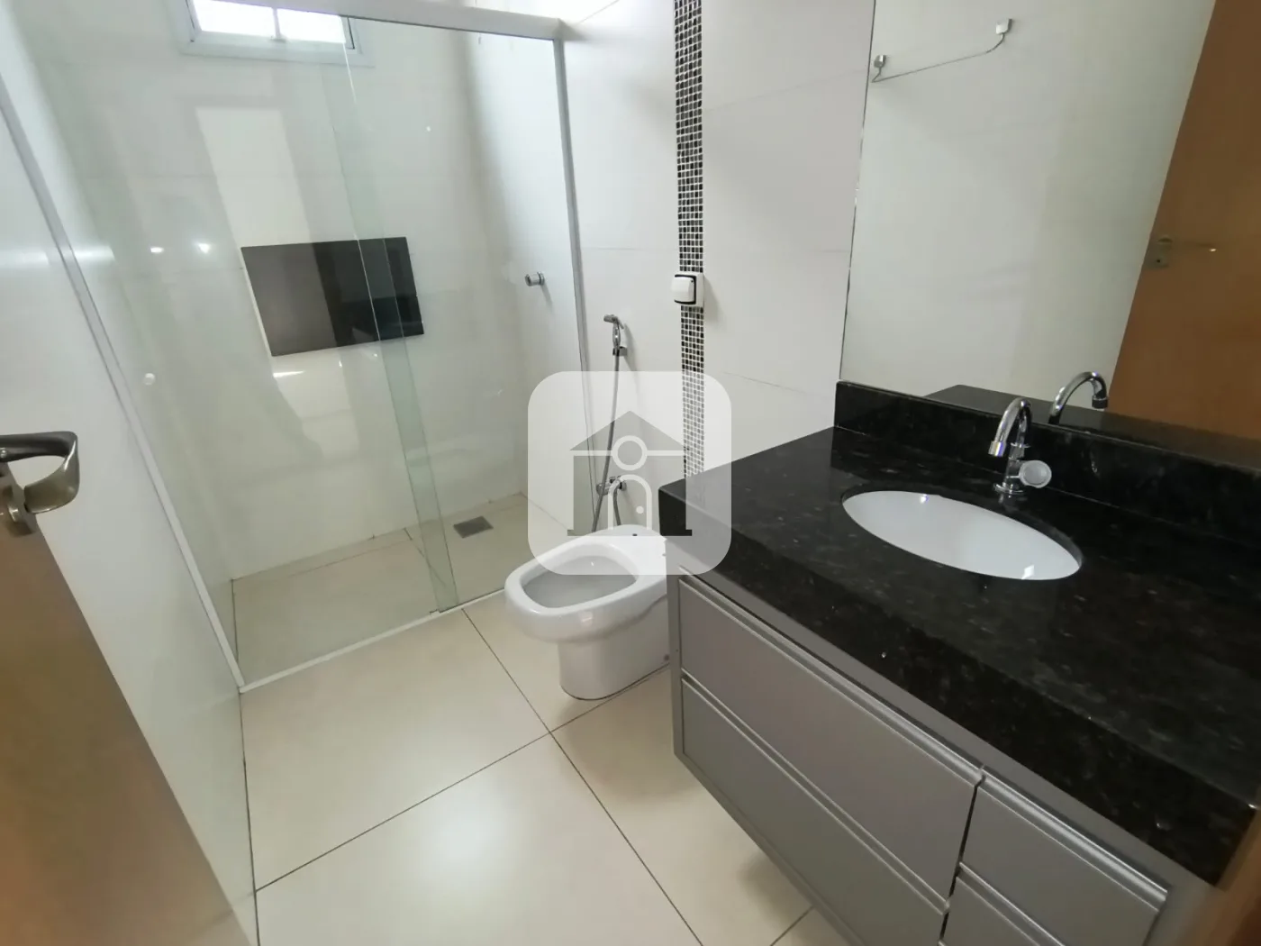 Alugar Casa / Padr&atilde;o em Uberl&acirc;ndia R$ 3.500,00 - Foto 18