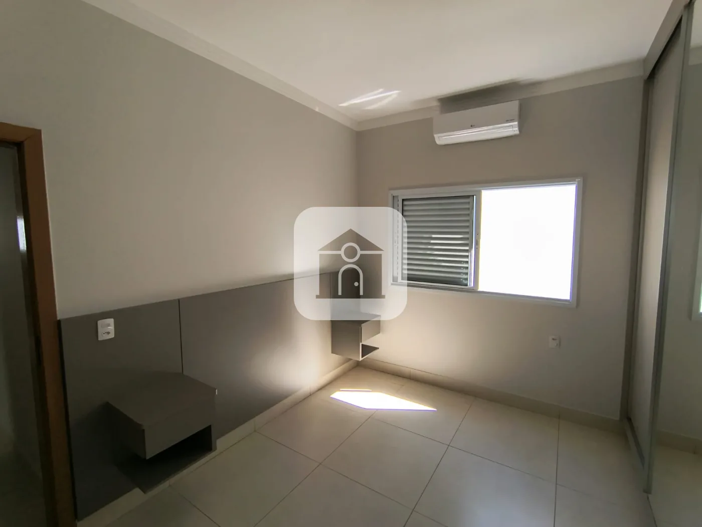 Alugar Casa / Padr&atilde;o em Uberl&acirc;ndia R$ 3.500,00 - Foto 13