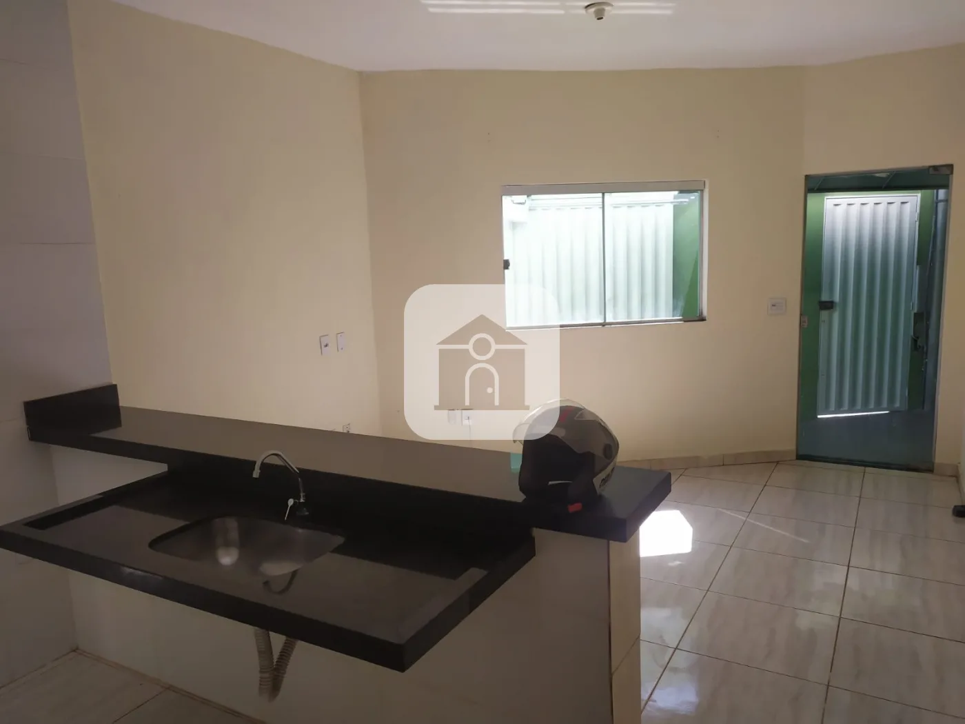 Alugar Casa / Geminada em Uberl&acirc;ndia R$ 1.800,00 - Foto 1