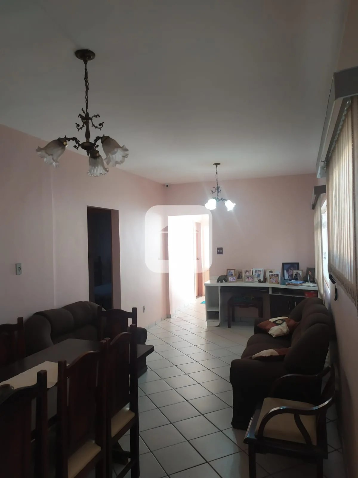 Alugar Casa / Padr&atilde;o em Uberl&acirc;ndia R$ 4.000,00 - Foto 4