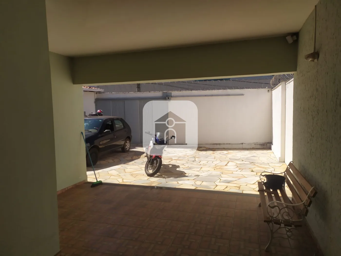 Alugar Casa / Padr&atilde;o em Uberl&acirc;ndia R$ 4.000,00 - Foto 2