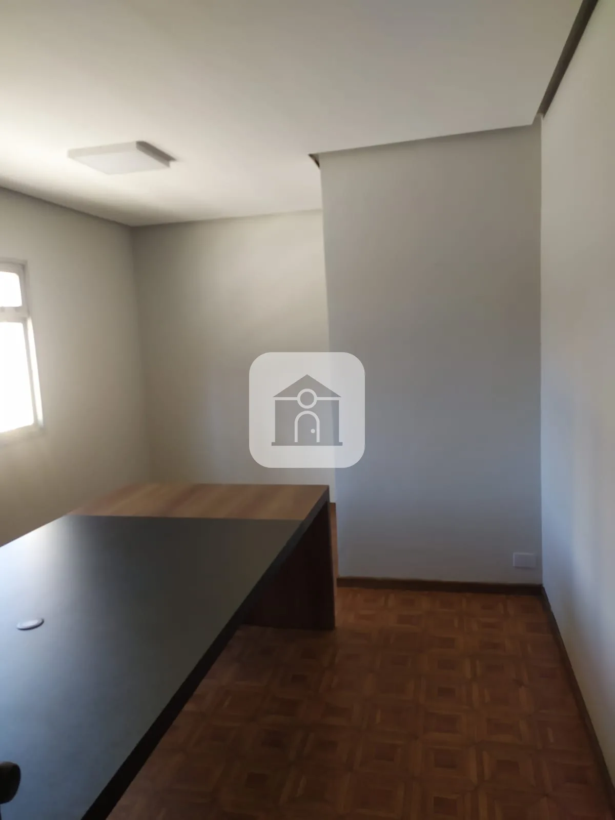 Alugar Comercial / Sala Comercial em Uberl&acirc;ndia R$ 1.500,00 - Foto 1