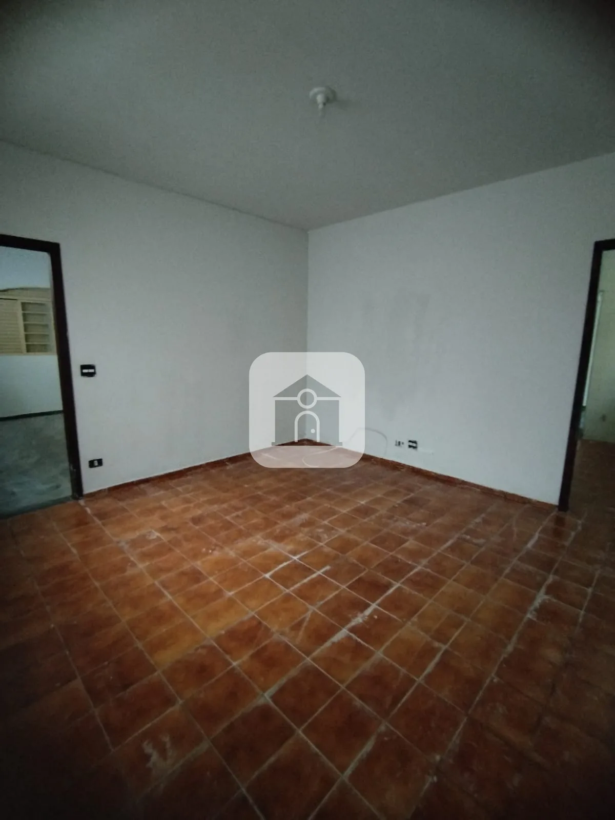 Alugar Casa / Padr&atilde;o em Uberl&acirc;ndia R$ 2.000,00 - Foto 4