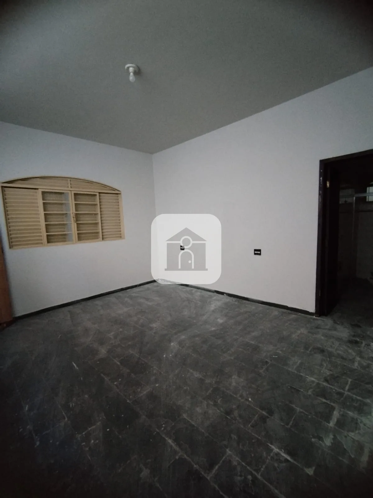 Alugar Casa / Padr&atilde;o em Uberl&acirc;ndia R$ 2.000,00 - Foto 5