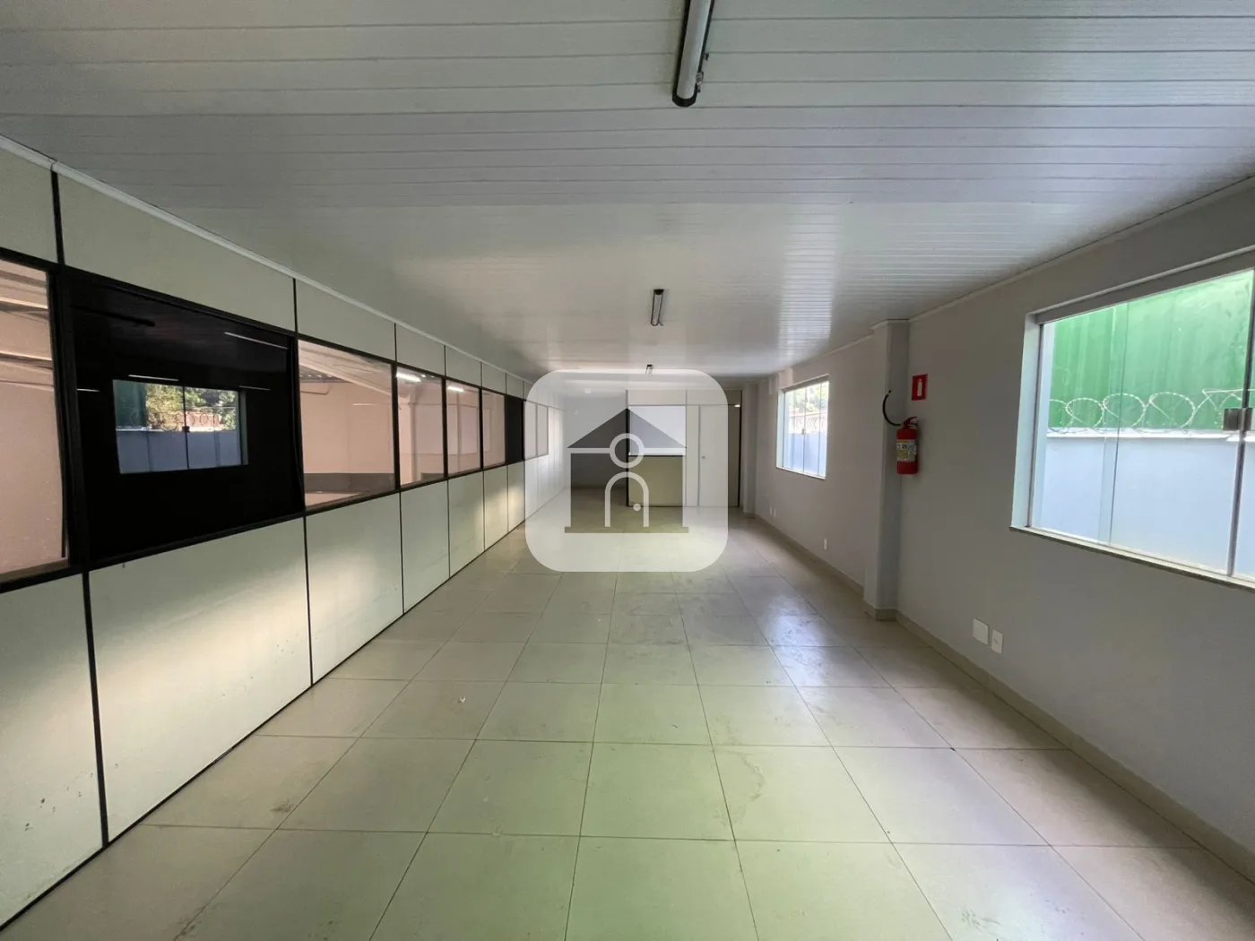 Alugar Comercial / Galp&atilde;o em Uberl&acirc;ndia R$ 8.000,00 - Foto 6