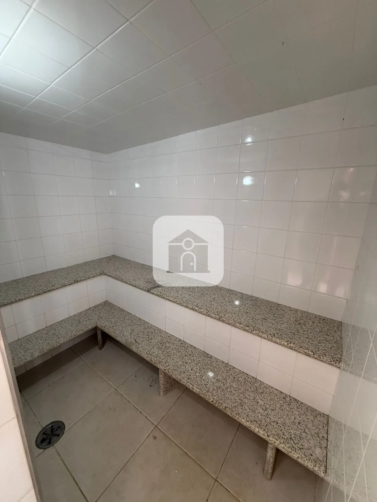 Alugar Casa / Padr&atilde;o em Araguari R$ 7.000,00 - Foto 4