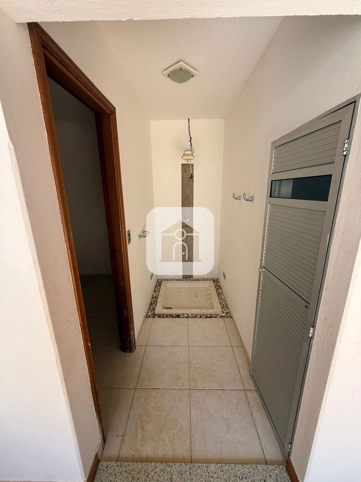Alugar Casa / Padr&atilde;o em Araguari R$ 7.000,00 - Foto 6
