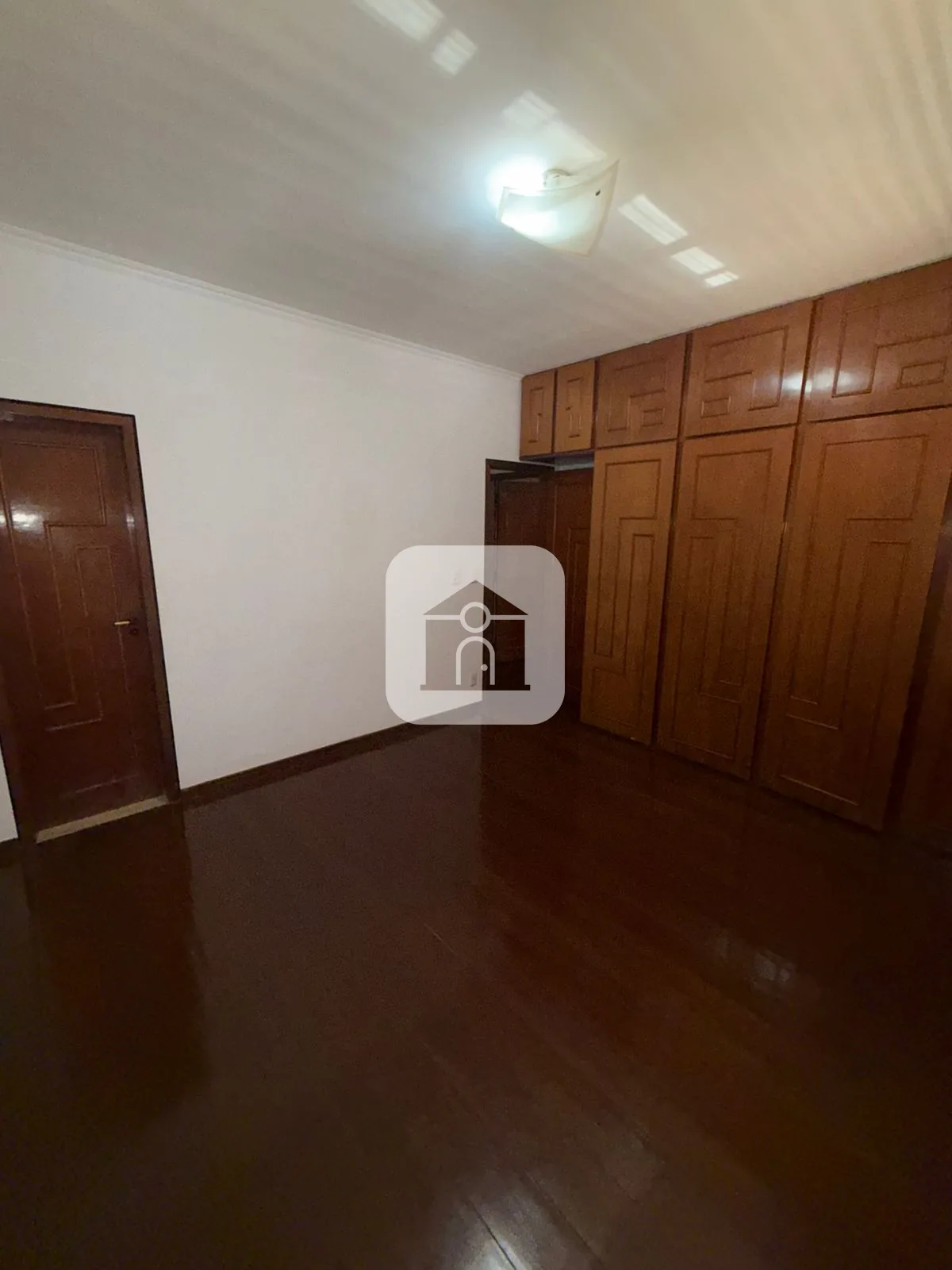 Alugar Casa / Padr&atilde;o em Araguari R$ 7.000,00 - Foto 14