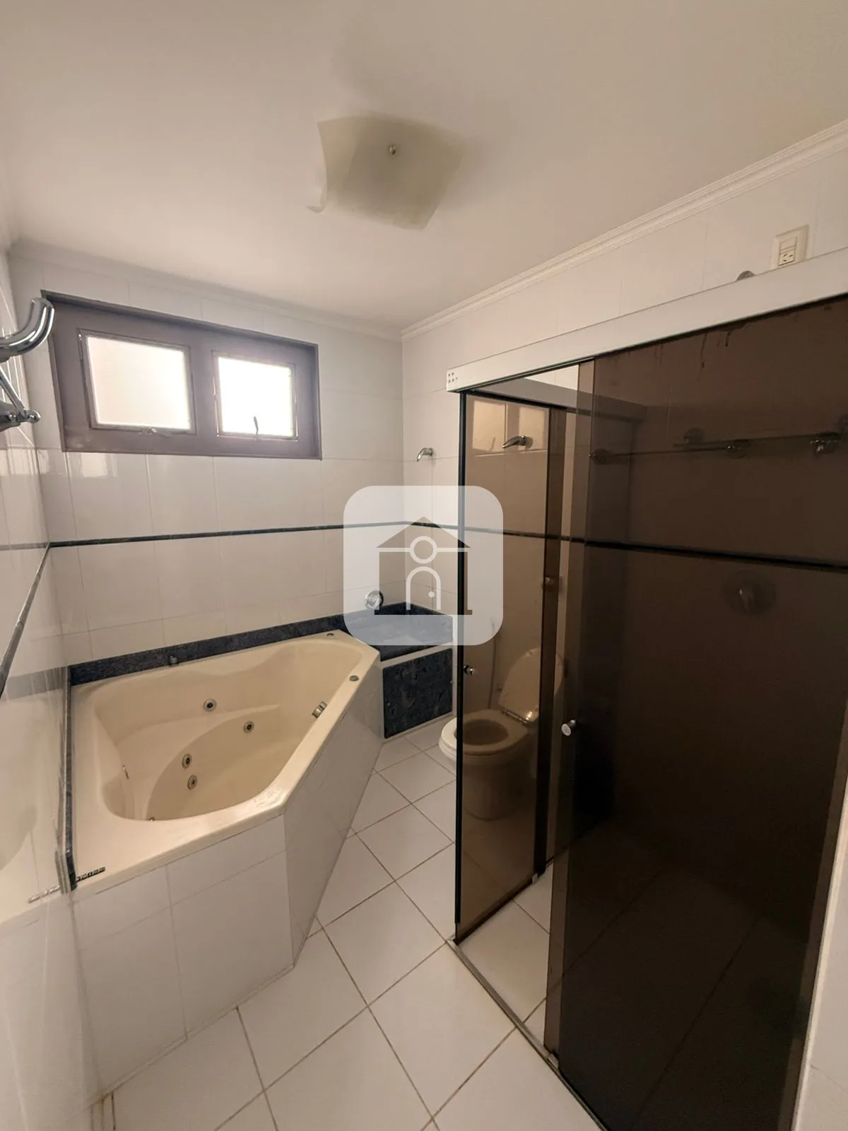 Alugar Casa / Padr&atilde;o em Araguari R$ 7.000,00 - Foto 20