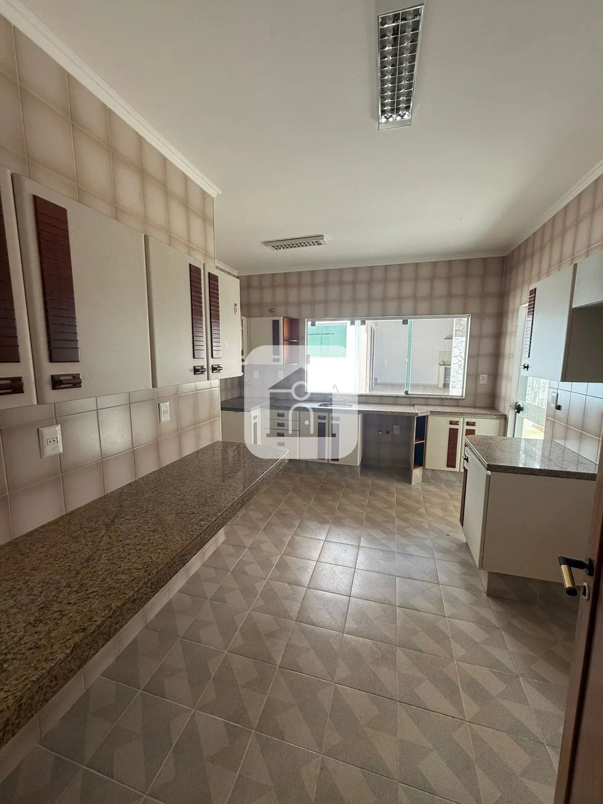 Alugar Casa / Padr&atilde;o em Araguari R$ 7.000,00 - Foto 31