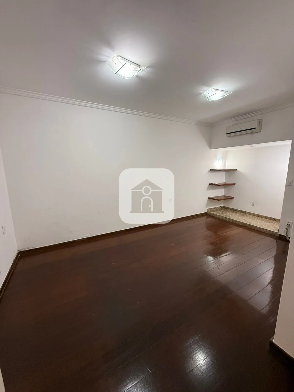 Alugar Casa / Padr&atilde;o em Araguari R$ 7.000,00 - Foto 32