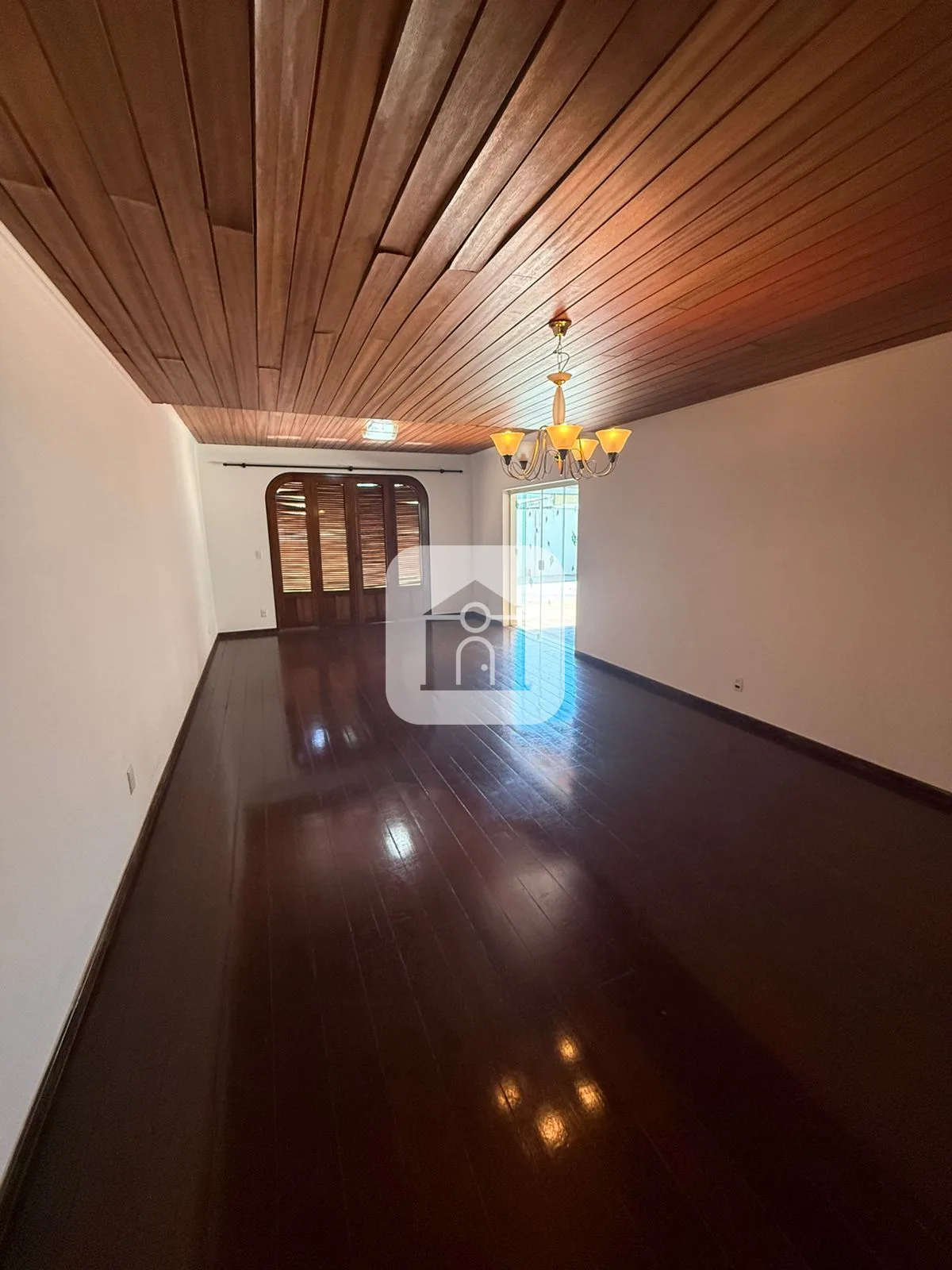 Alugar Casa / Padr&atilde;o em Araguari R$ 7.000,00 - Foto 37