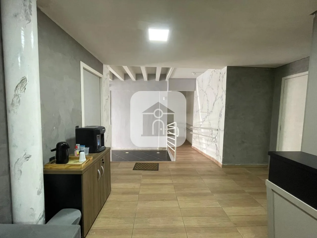 Alugar Comercial / Sala Comercial em Uberl&acirc;ndia R$ 1.000,00 - Foto 2