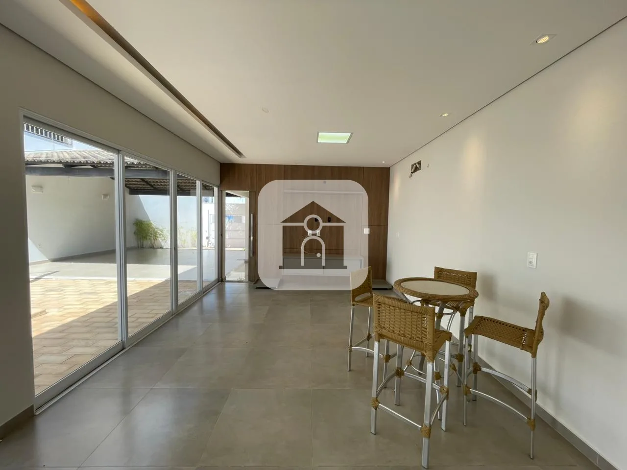 Alugar Casa / Padr&atilde;o em Uberl&acirc;ndia R$ 4.500,00 - Foto 16