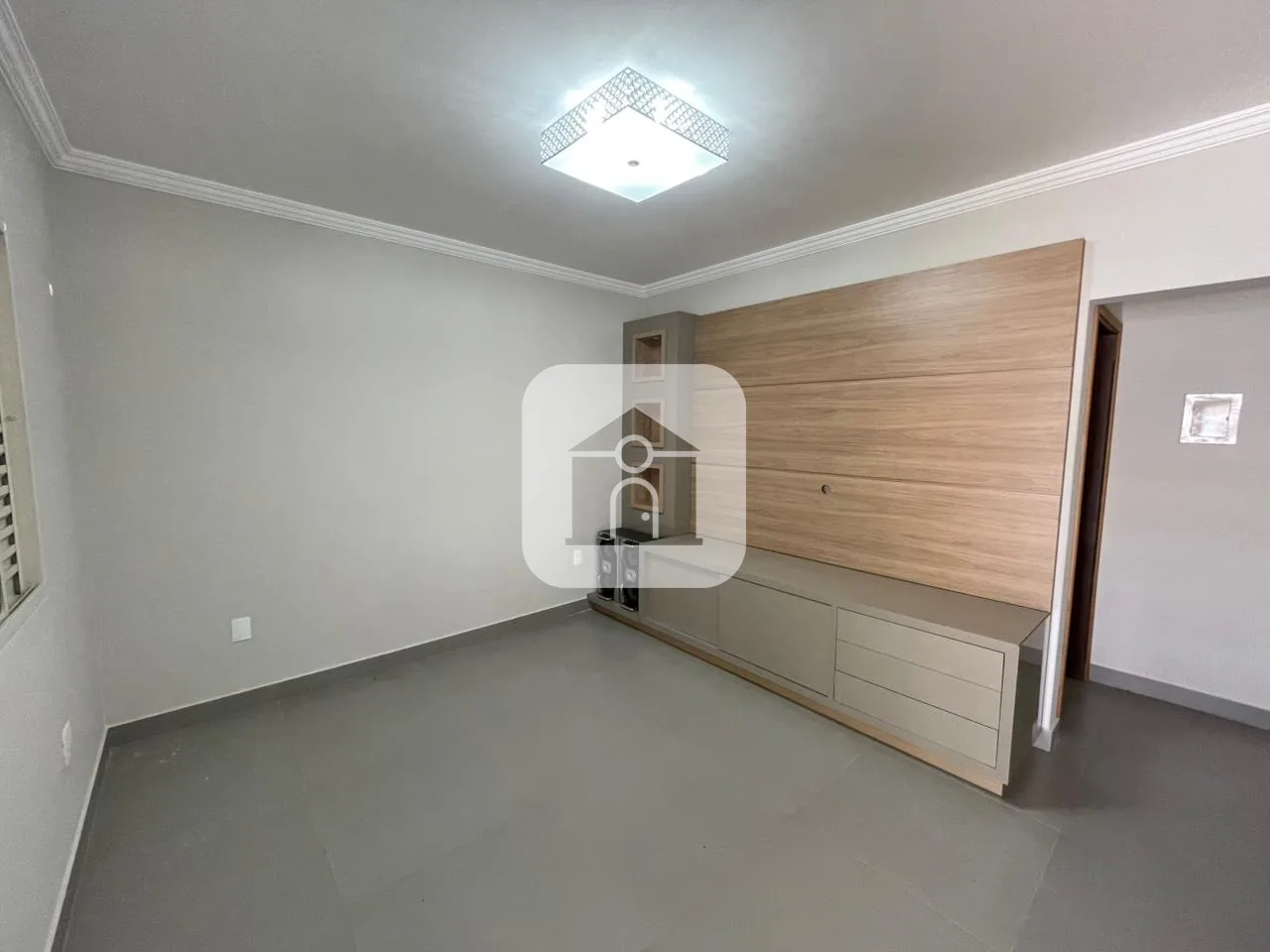 Alugar Casa / Padr&atilde;o em Uberl&acirc;ndia R$ 4.500,00 - Foto 4
