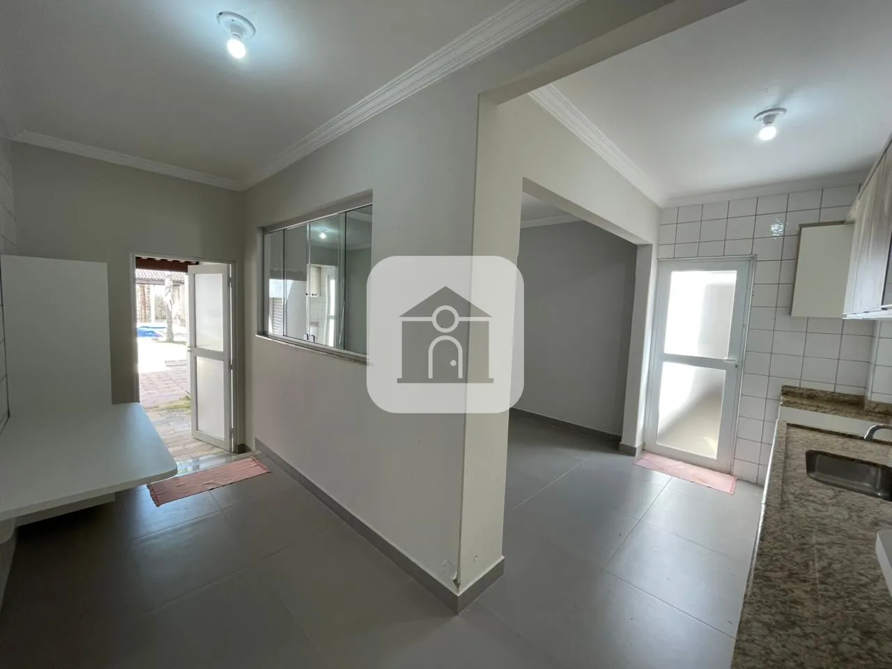 Alugar Casa / Padr&atilde;o em Uberl&acirc;ndia R$ 4.500,00 - Foto 12