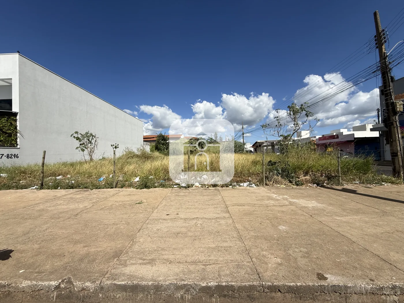 Alugar Terreno / Padr&atilde;o em Uberl&acirc;ndia R$ 2.500,00 - Foto 1
