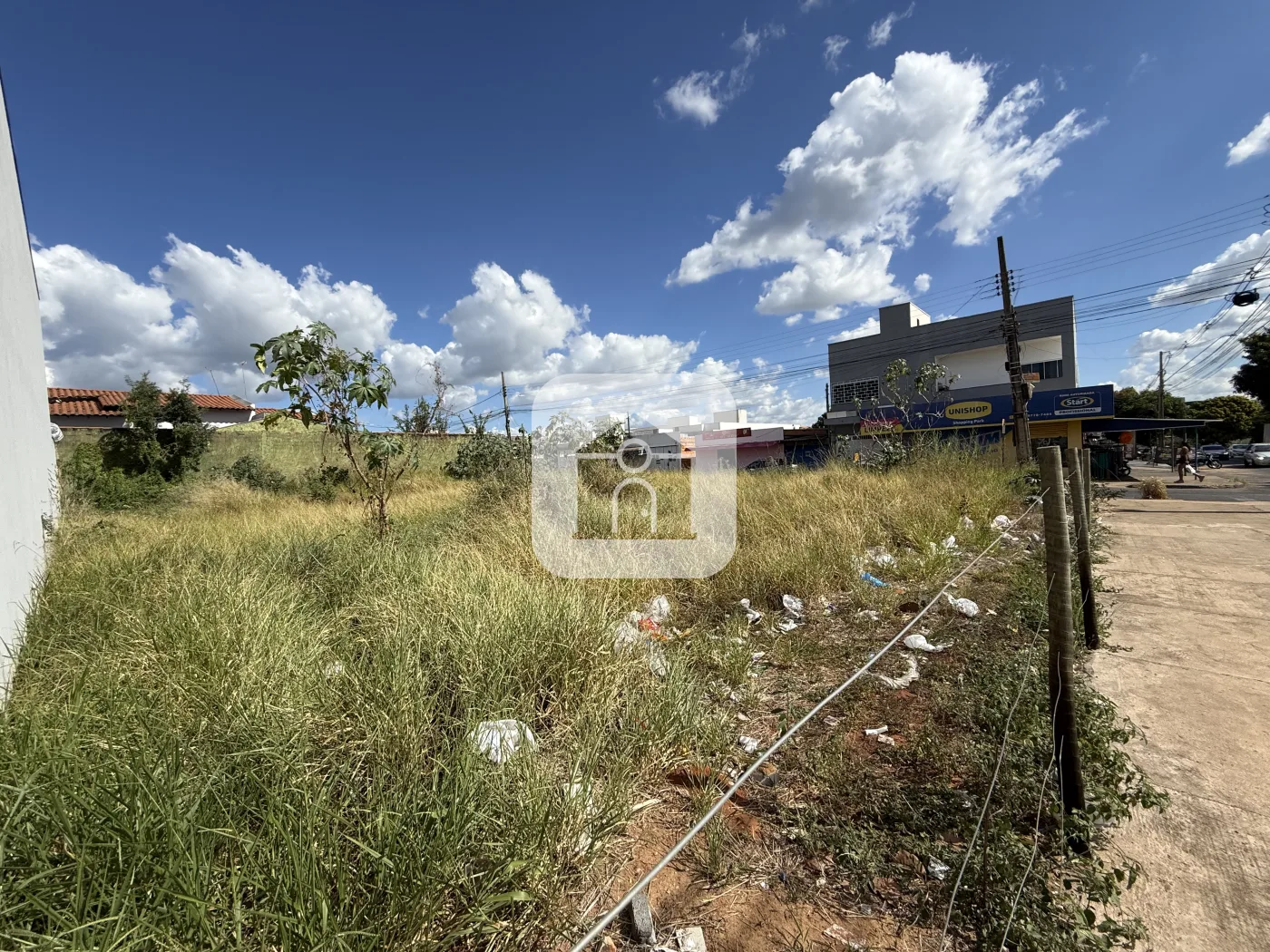 Alugar Terreno / Padr&atilde;o em Uberl&acirc;ndia R$ 2.500,00 - Foto 3