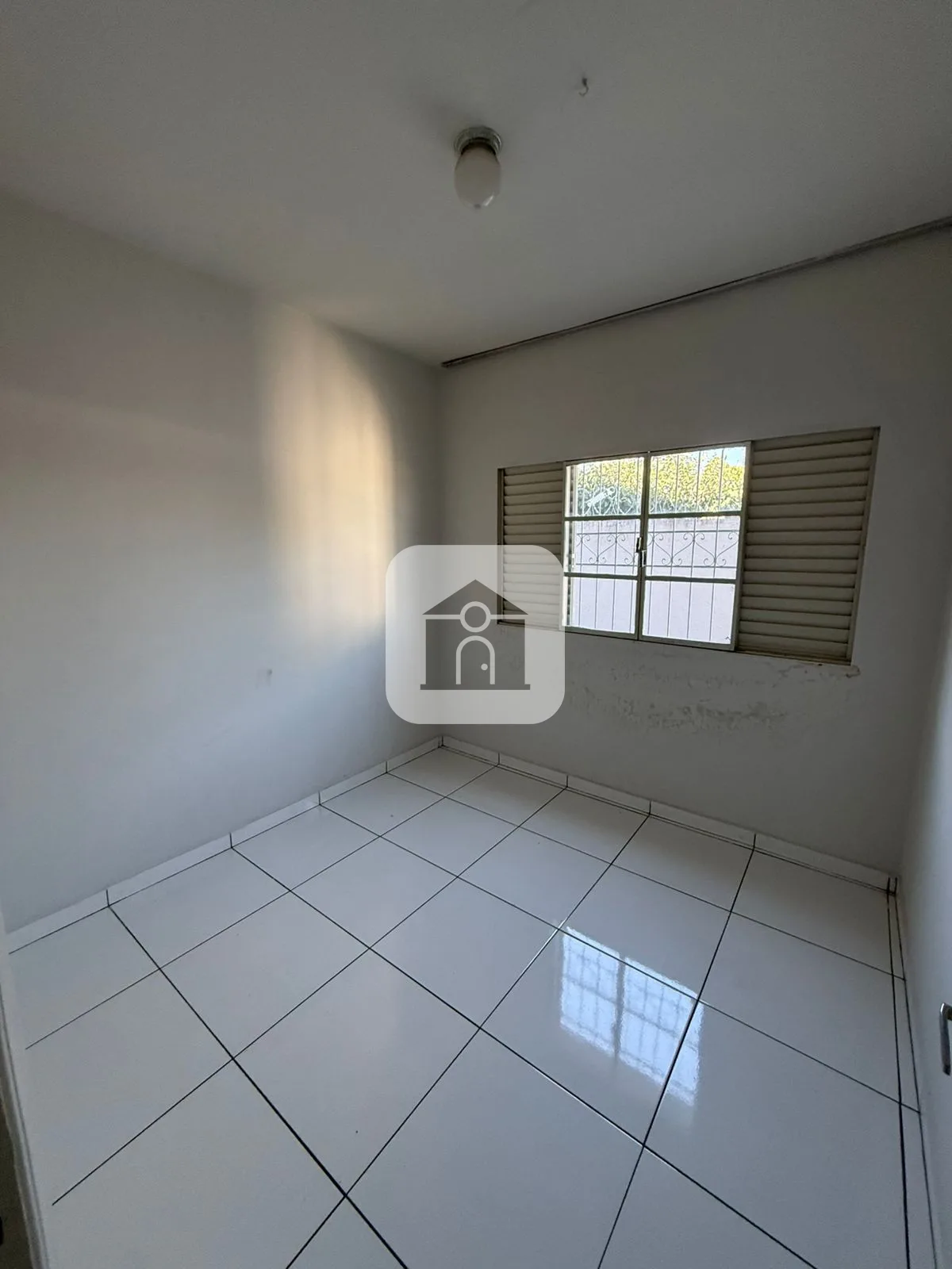 Alugar Apartamento / Padr&atilde;o em Araguari R$ 1.200,00 - Foto 4