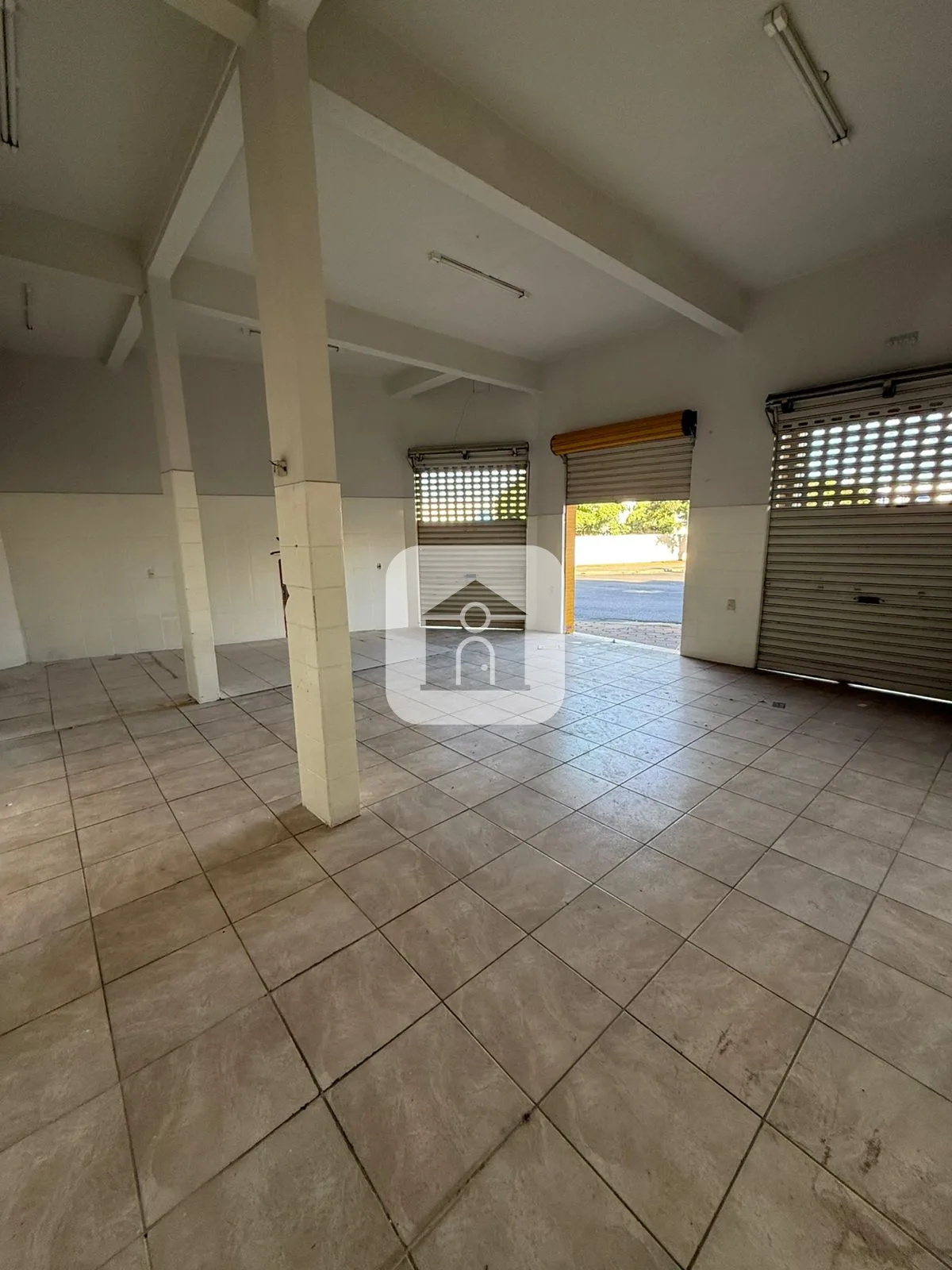 Alugar Comercial / C&ocirc;modo em Araguari R$ 2.000,00 - Foto 3