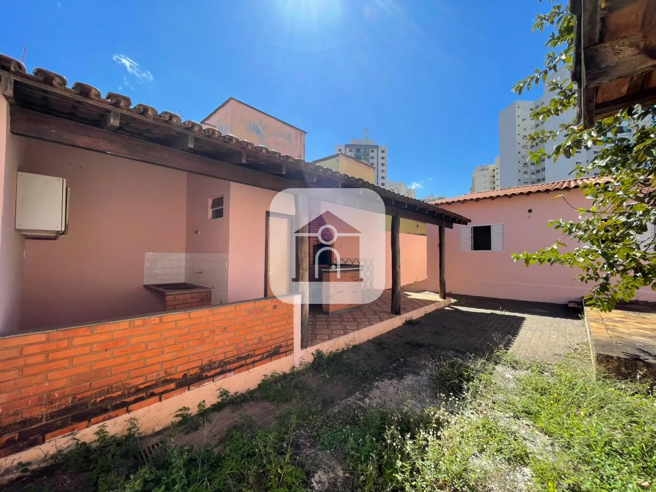 Alugar Casa / Padr&atilde;o em Uberl&acirc;ndia R$ 2.700,00 - Foto 1