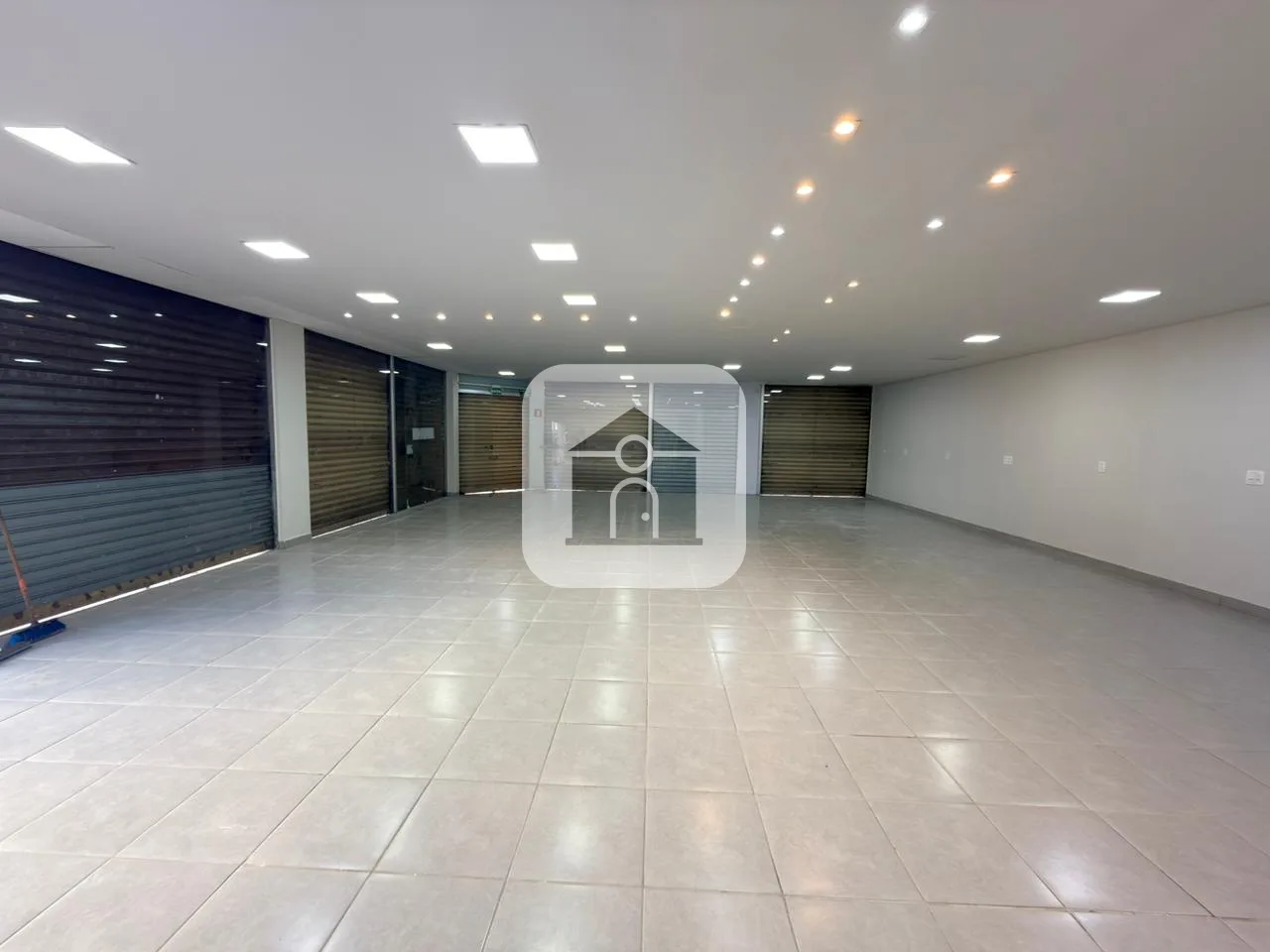 Alugar Comercial / Loja em Uberl&acirc;ndia R$ 5.900,00 - Foto 3