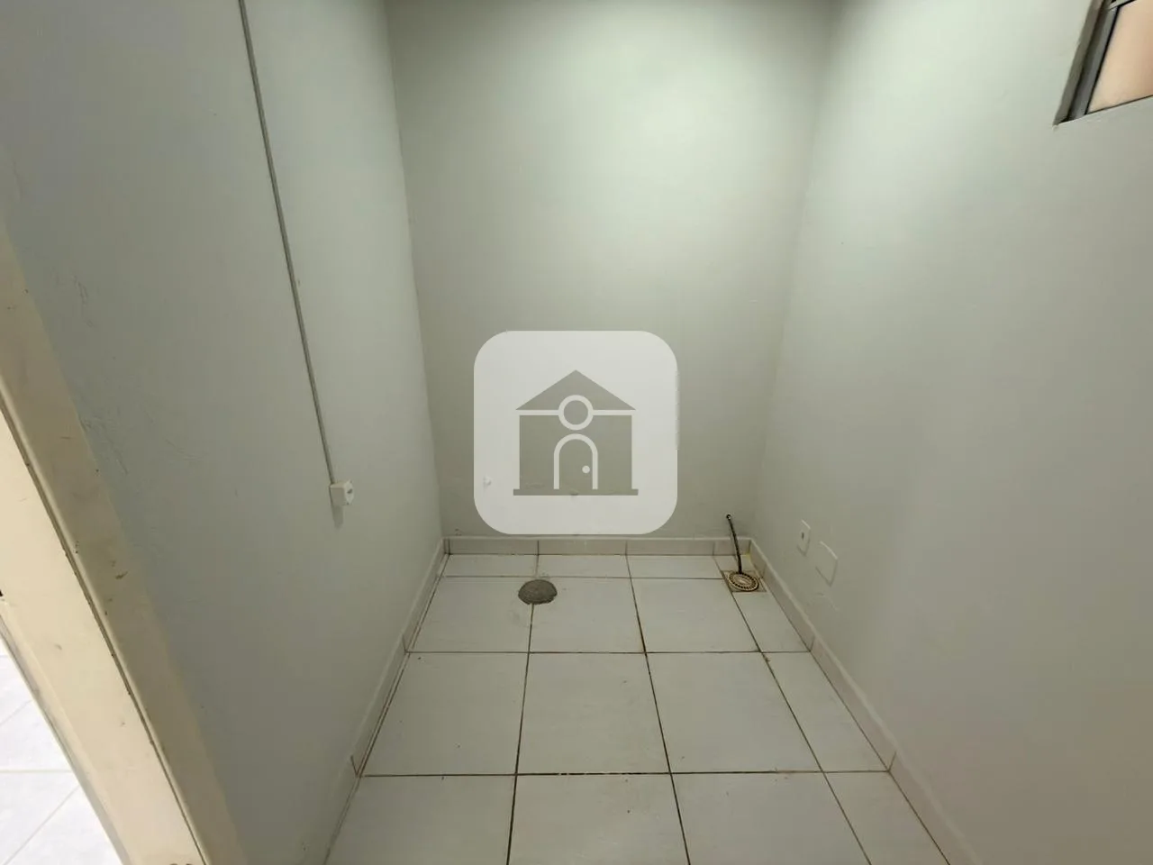 Alugar Comercial / Loja em Uberl&acirc;ndia R$ 5.900,00 - Foto 6