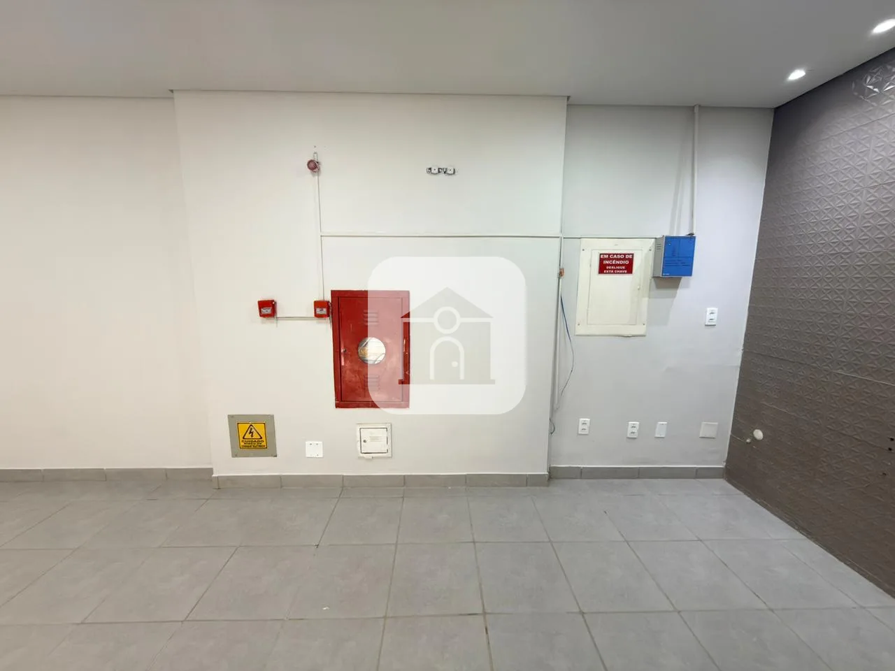 Alugar Comercial / Loja em Uberl&acirc;ndia R$ 5.900,00 - Foto 8