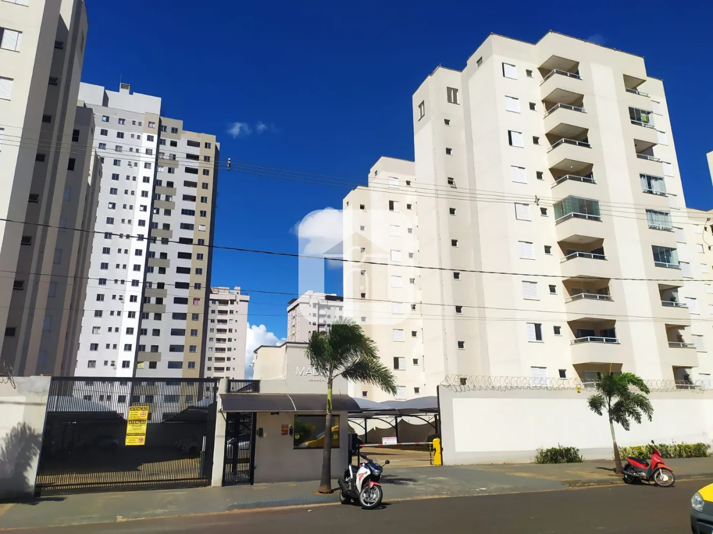 Alugar Apartamento / Padr&atilde;o em Uberl&acirc;ndia R$ 1.600,00 - Foto 2