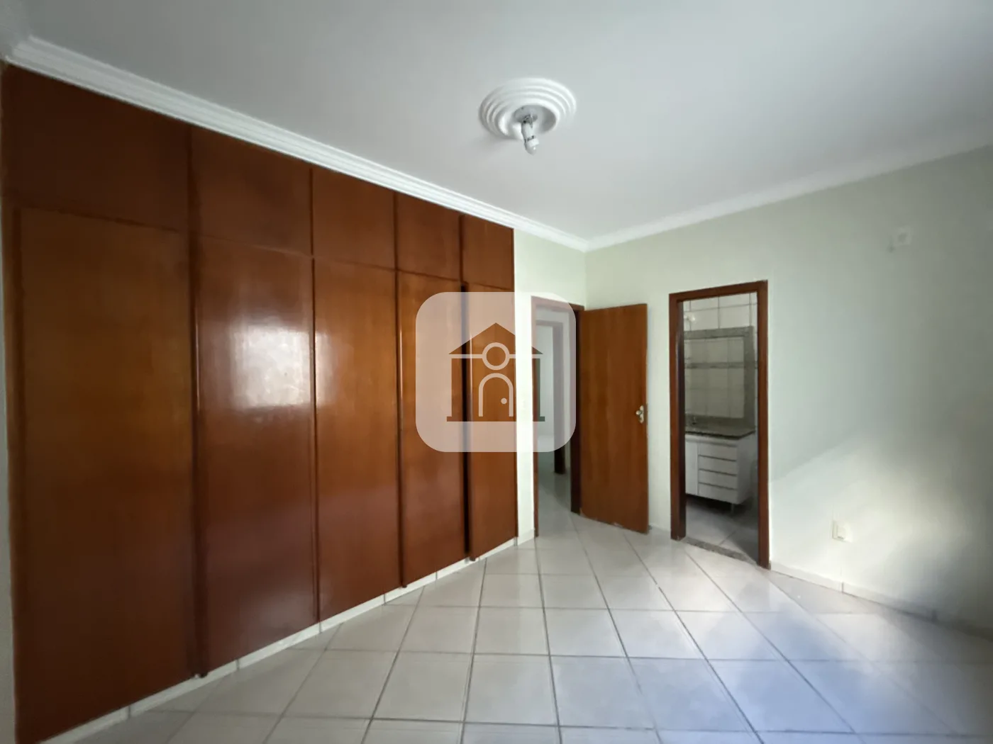 Alugar Casa / Padr&atilde;o em Uberl&acirc;ndia R$ 3.000,00 - Foto 12