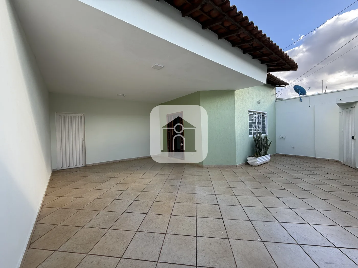 Alugar Casa / Padr&atilde;o em Uberl&acirc;ndia R$ 3.000,00 - Foto 3