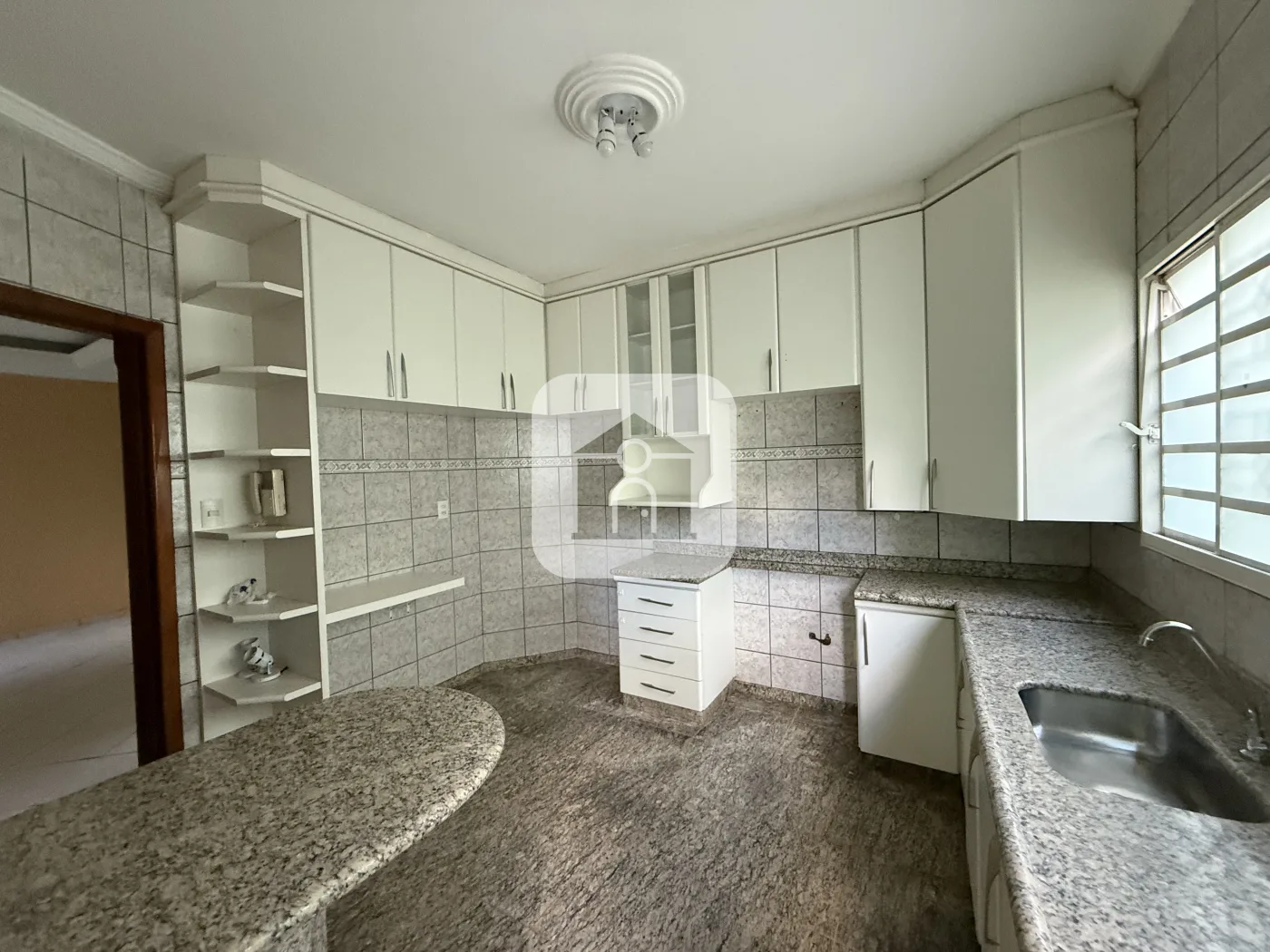 Alugar Casa / Padr&atilde;o em Uberl&acirc;ndia R$ 3.000,00 - Foto 7