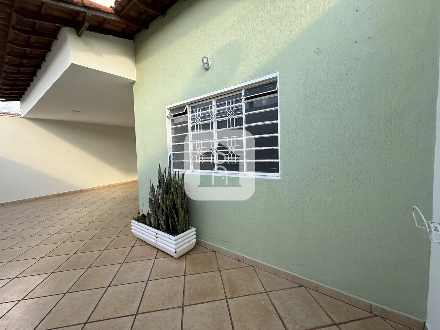Alugar Casa / Padr&atilde;o em Uberl&acirc;ndia R$ 3.000,00 - Foto 2