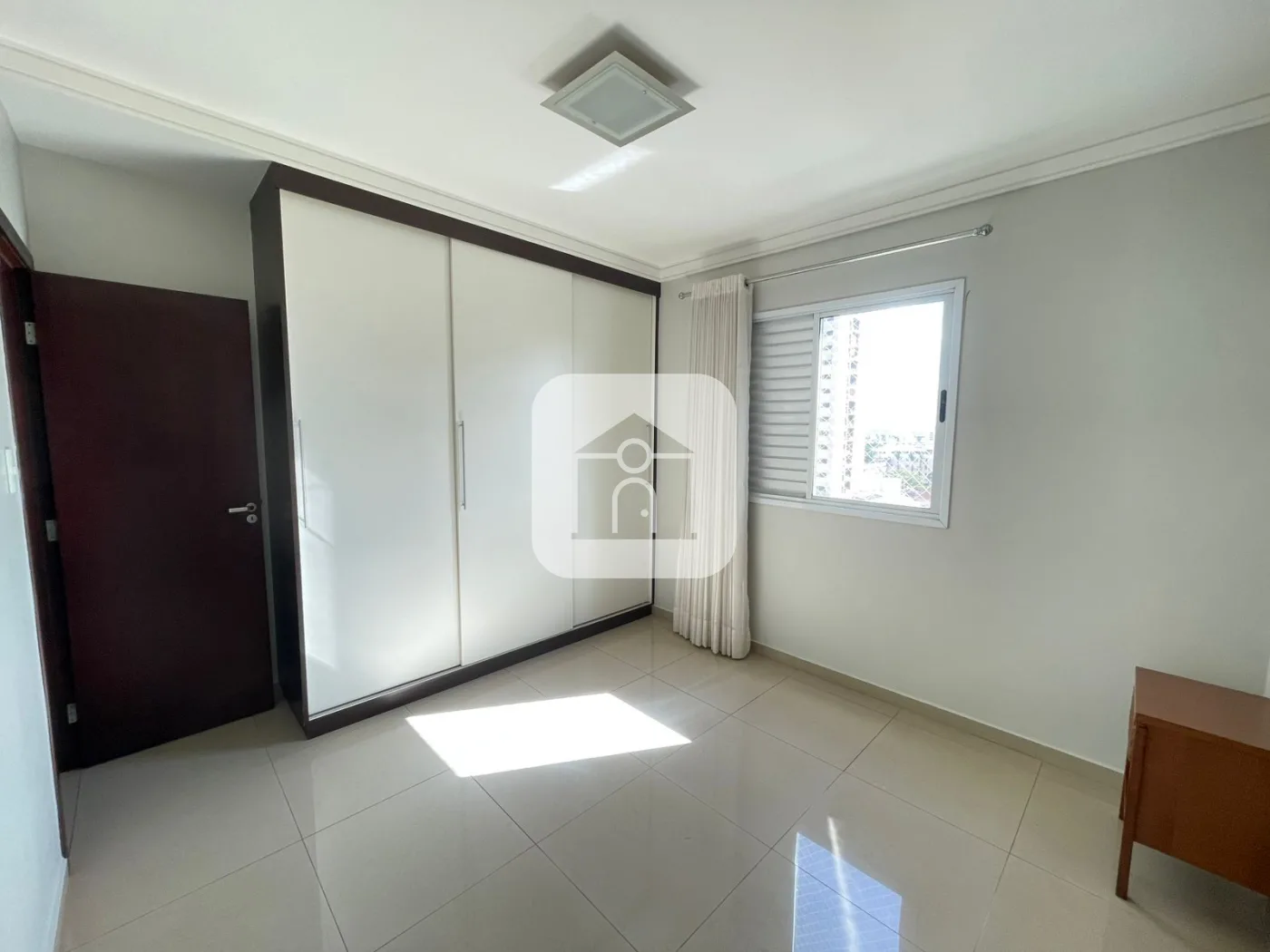 Alugar Apartamento / Padr&atilde;o em Uberl&acirc;ndia R$ 3.000,00 - Foto 10