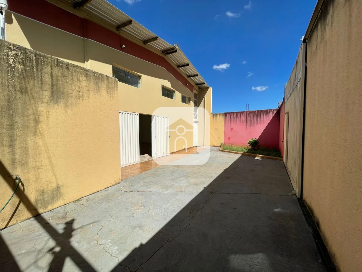 Alugar Comercial / Galp&atilde;o em Uberl&acirc;ndia R$ 3.000,00 - Foto 6
