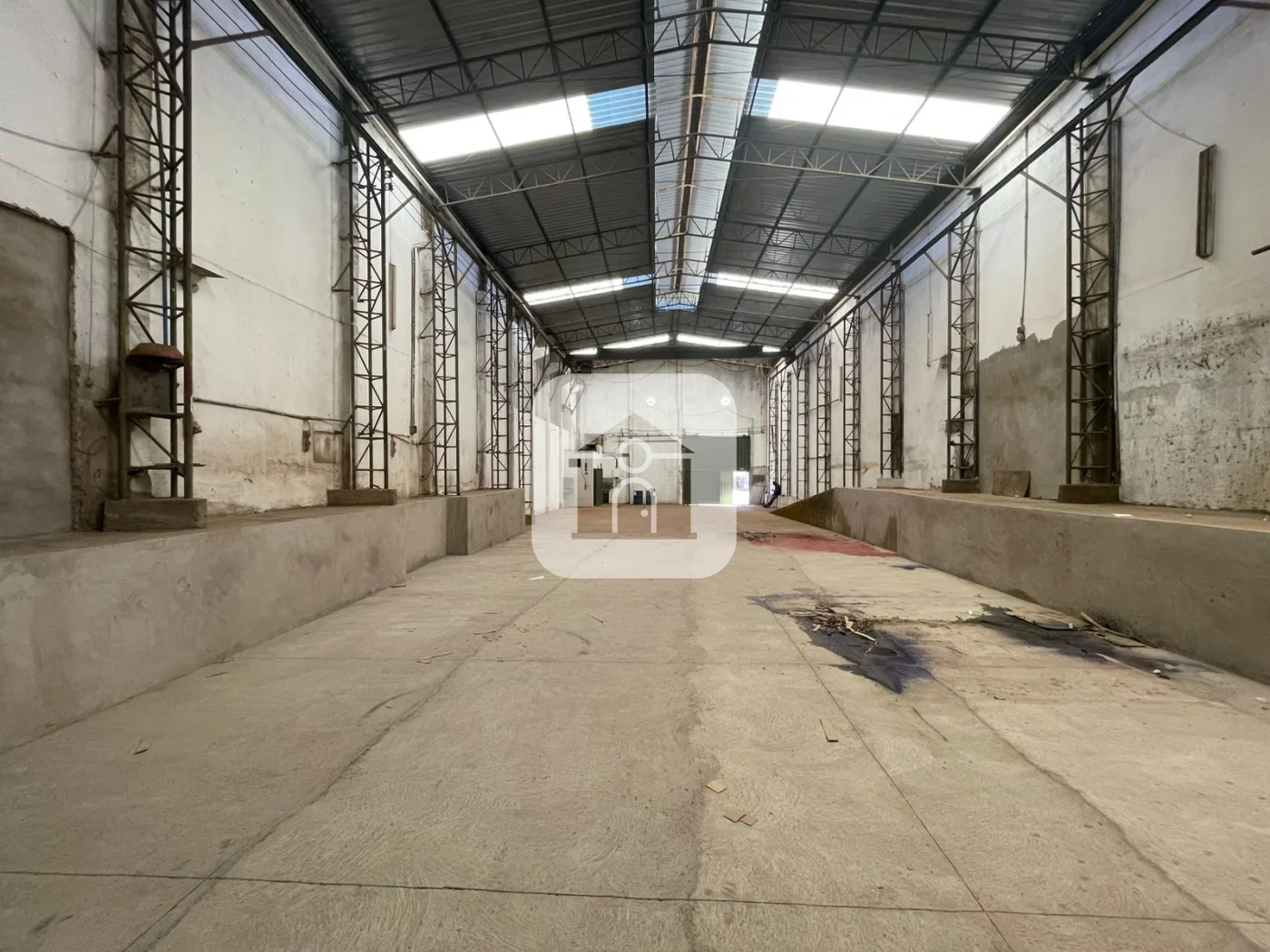 Alugar Comercial / Galp&atilde;o em Uberl&acirc;ndia R$ 7.000,00 - Foto 2
