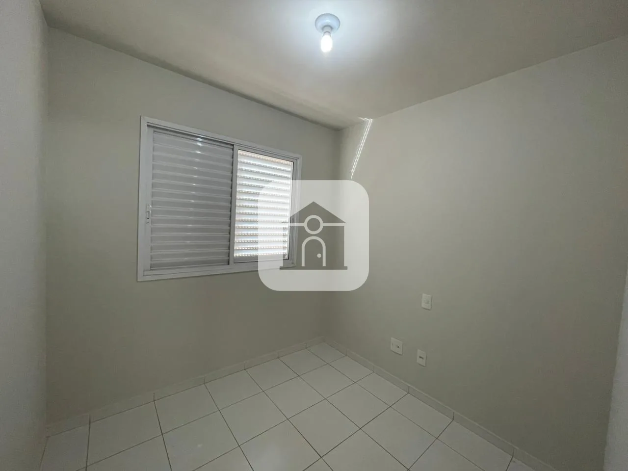 Alugar Apartamento / Padr&atilde;o em Uberlandia R$ 1.800,00 - Foto 6