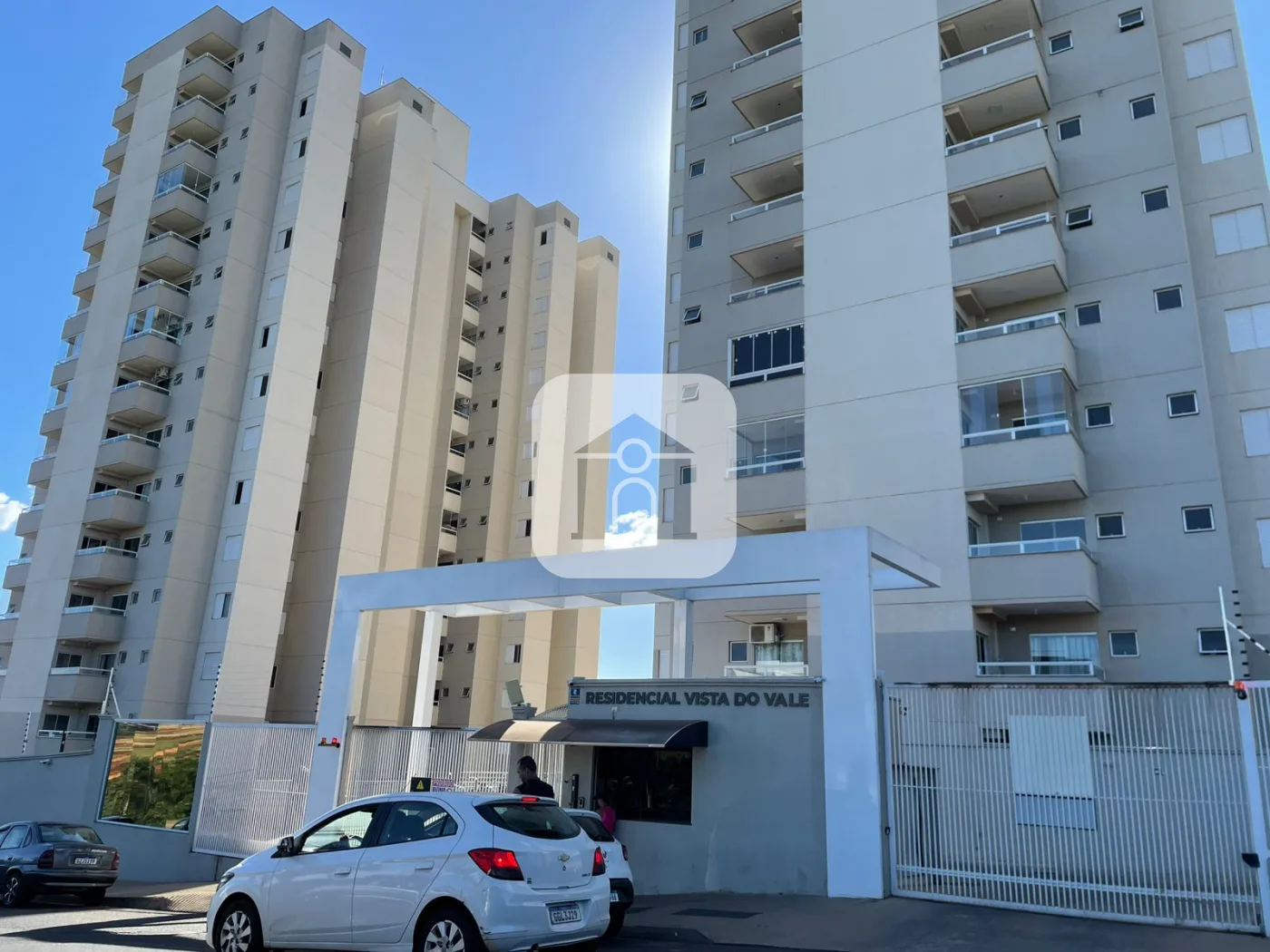 Alugar Apartamento / Padr&atilde;o em Uberl&acirc;ndia R$ 1.300,00 - Foto 1