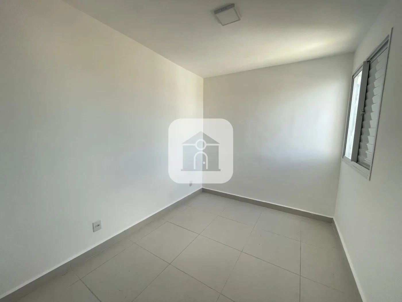 Alugar Apartamento / Padr&atilde;o em Uberl&acirc;ndia R$ 1.500,00 - Foto 5