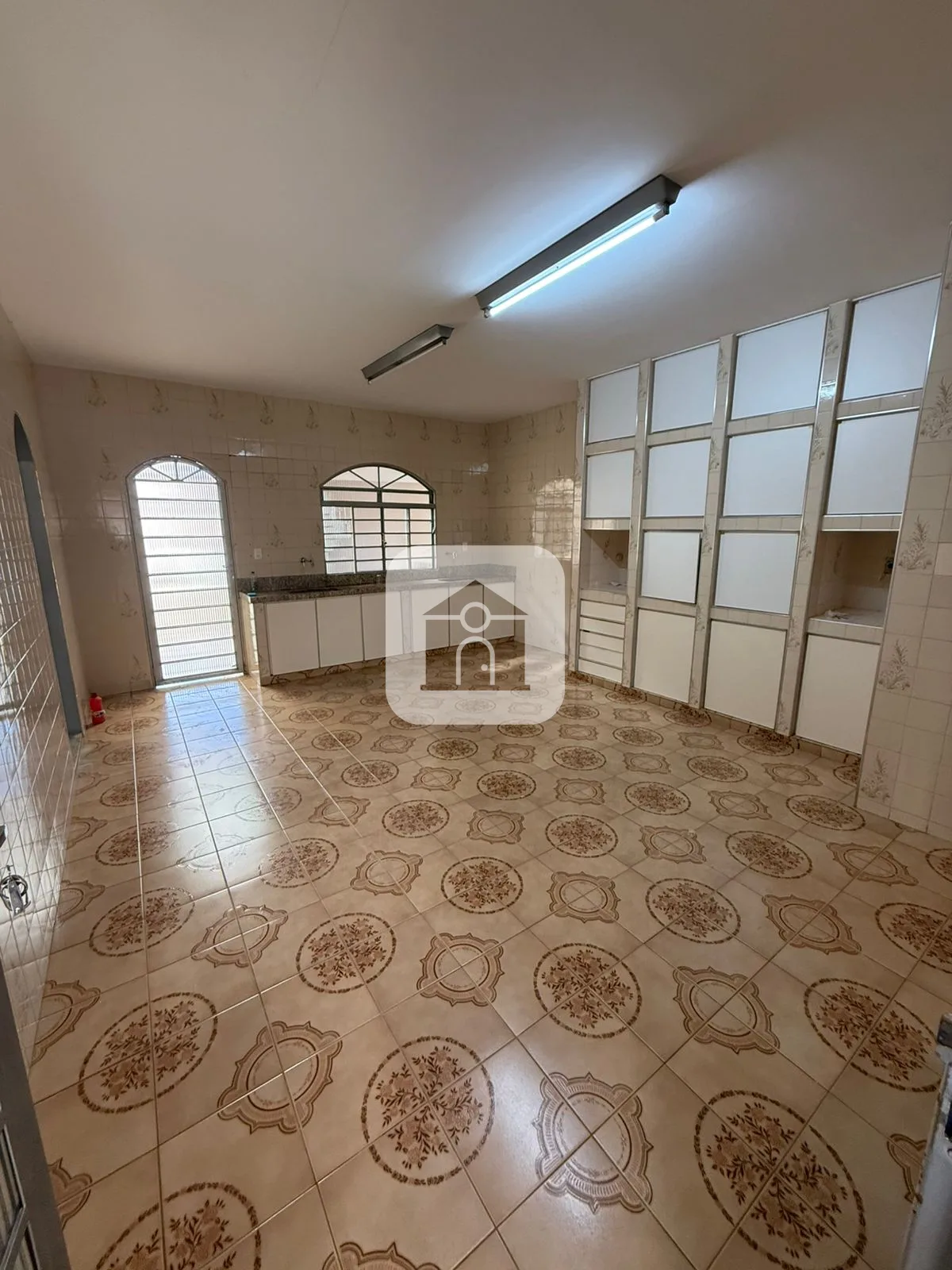 Alugar Casa / Padr&atilde;o em Araguari R$ 4.200,00 - Foto 7