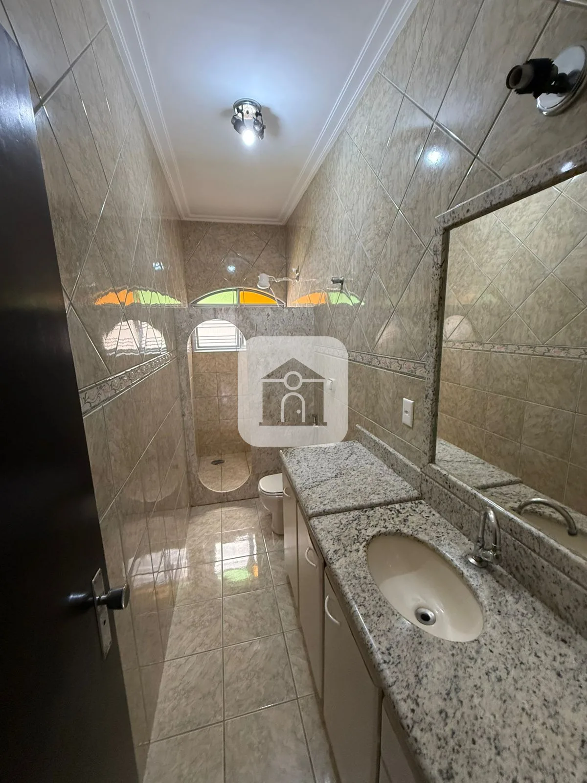 Alugar Casa / Padr&atilde;o em Araguari R$ 4.200,00 - Foto 17
