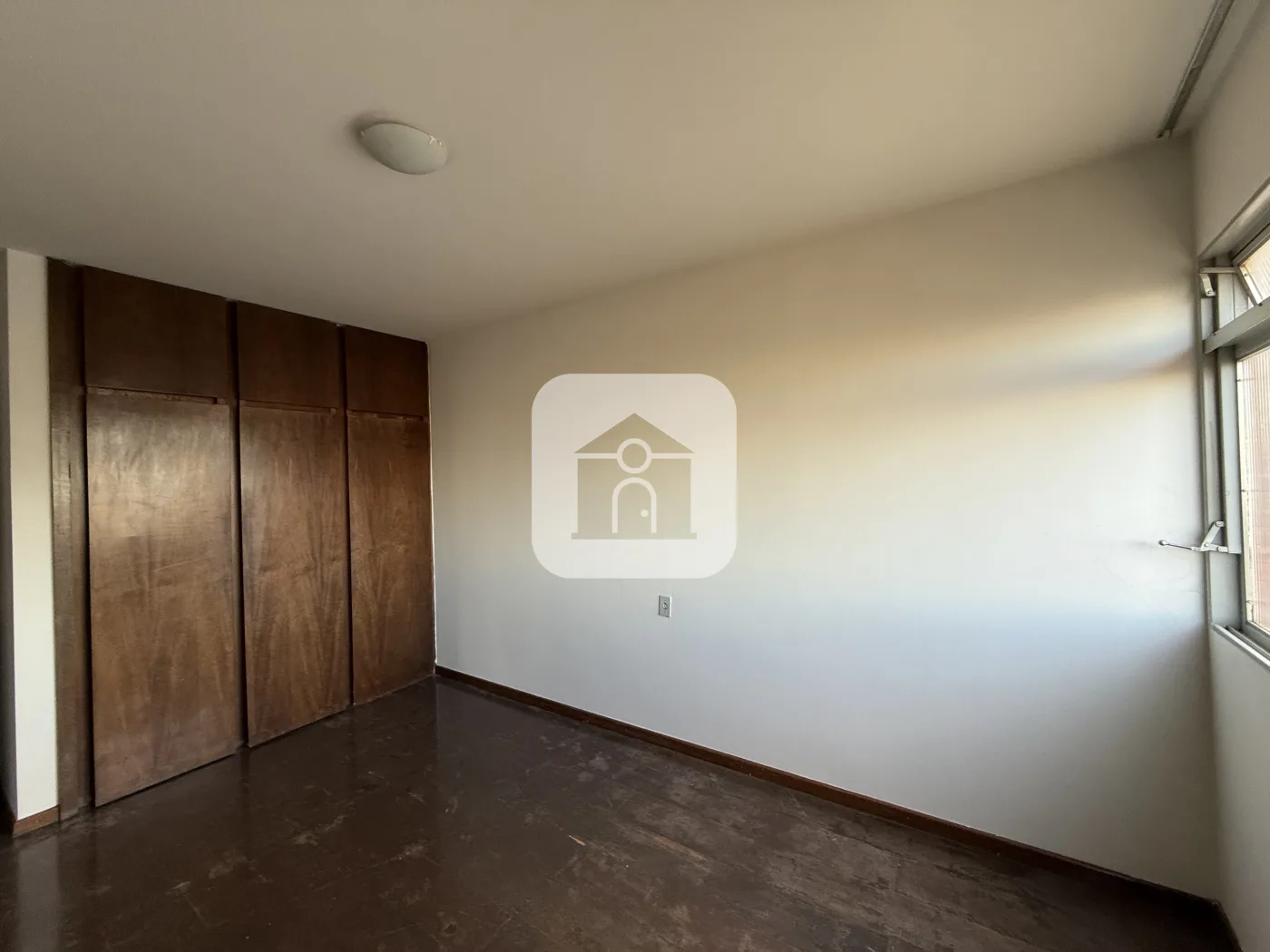 Alugar Apartamento / Padr&atilde;o em Uberl&acirc;ndia R$ 1.800,00 - Foto 4