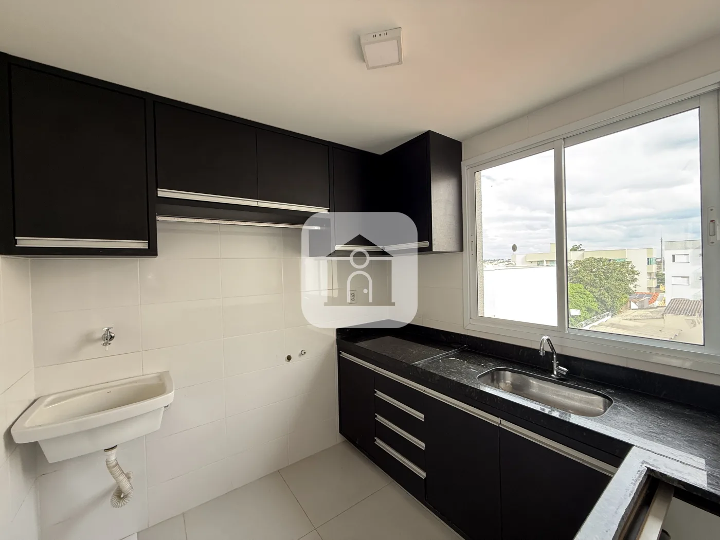 Alugar Apartamento / Padr&atilde;o em Uberl&acirc;ndia R$ 1.500,00 - Foto 4