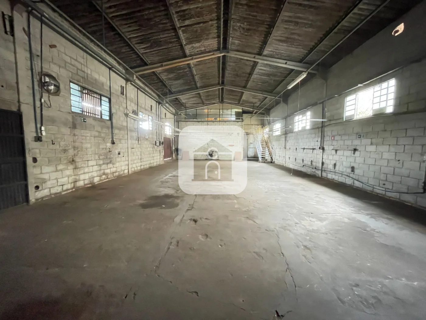 Alugar Comercial / Galp&atilde;o em Uberl&acirc;ndia R$ 7.900,00 - Foto 4