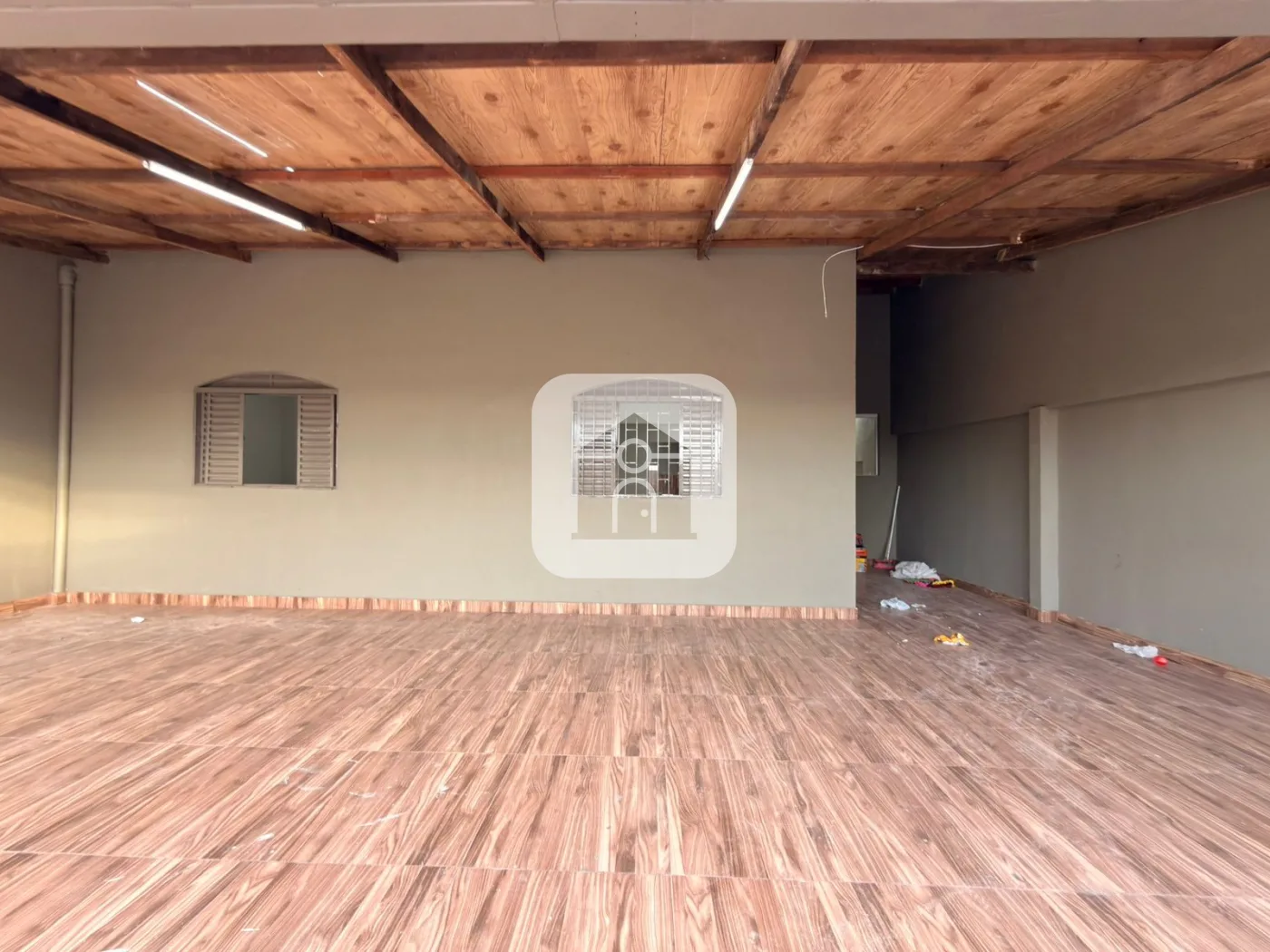 Alugar Casa / Padr&atilde;o em Uberl&acirc;ndia R$ 1.700,00 - Foto 2