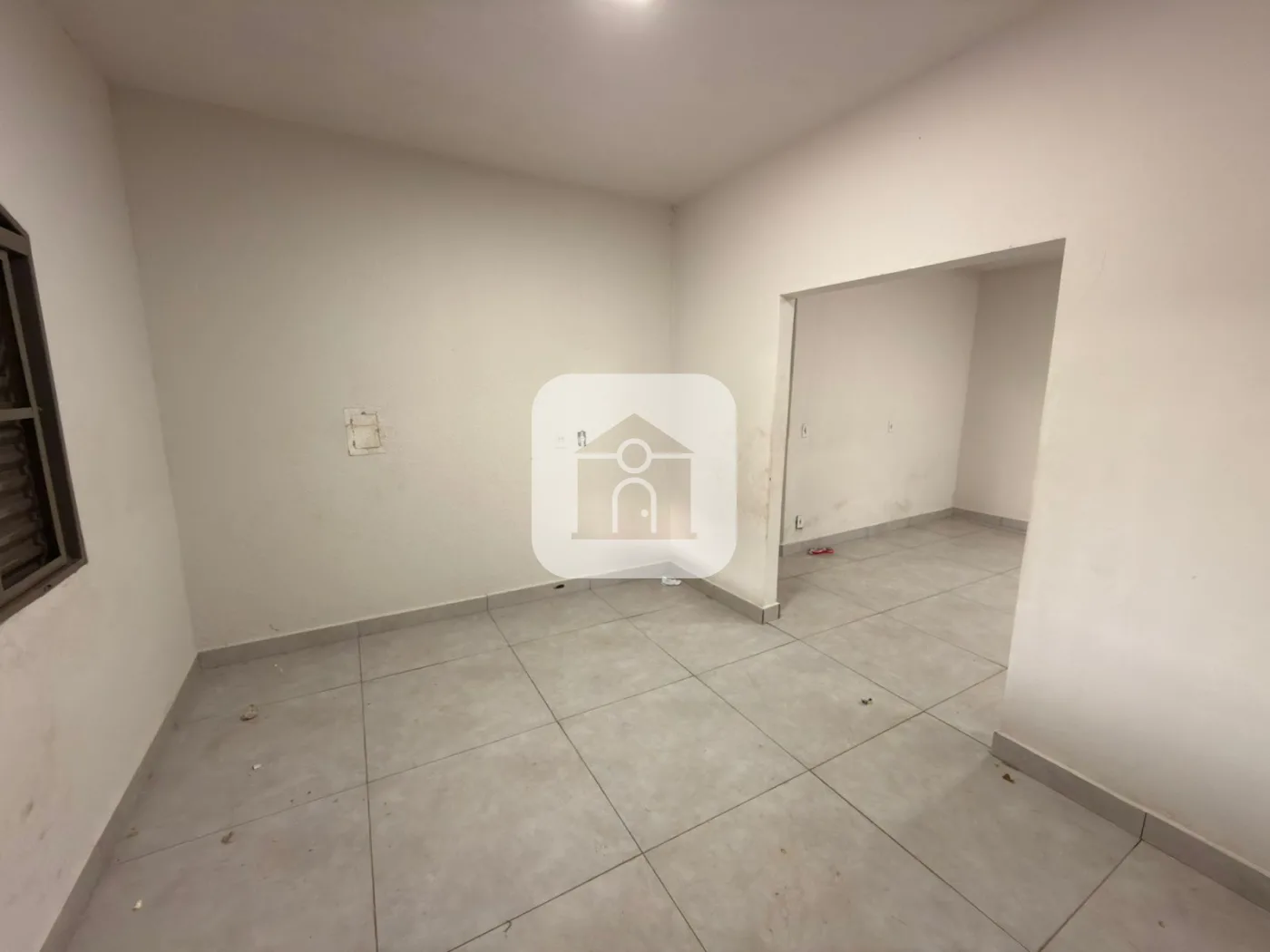 Alugar Casa / Padr&atilde;o em Uberl&acirc;ndia R$ 1.700,00 - Foto 3