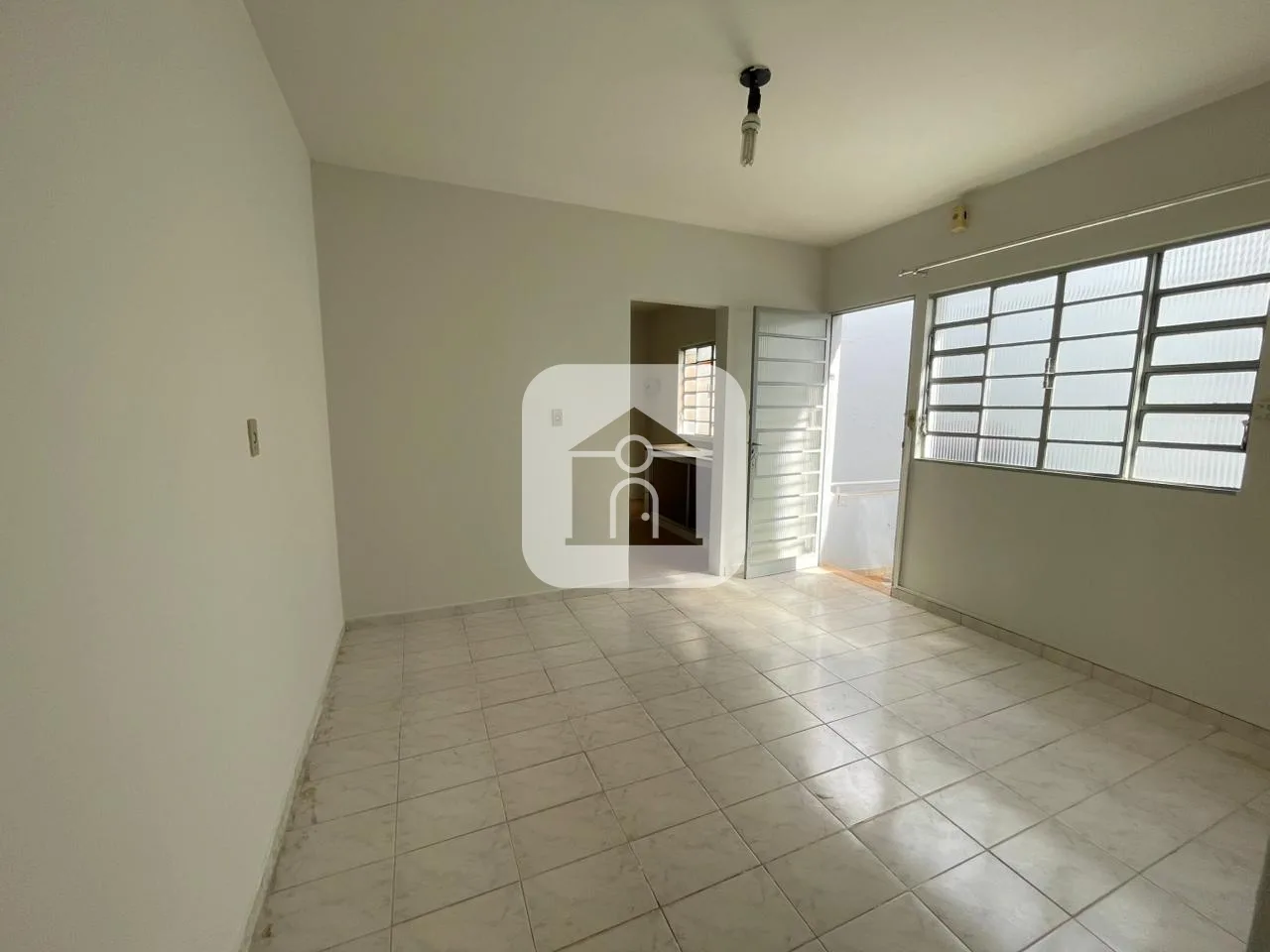 Alugar Comercial / Galp&atilde;o em Uberl&acirc;ndia R$ 4.500,00 - Foto 8