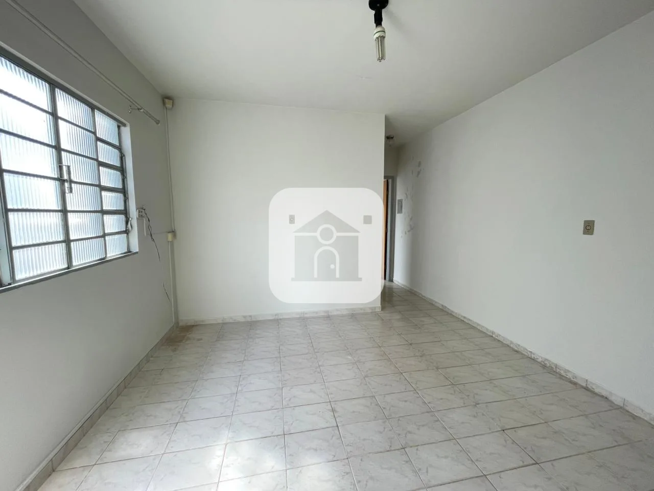 Alugar Comercial / Galp&atilde;o em Uberl&acirc;ndia R$ 4.500,00 - Foto 9