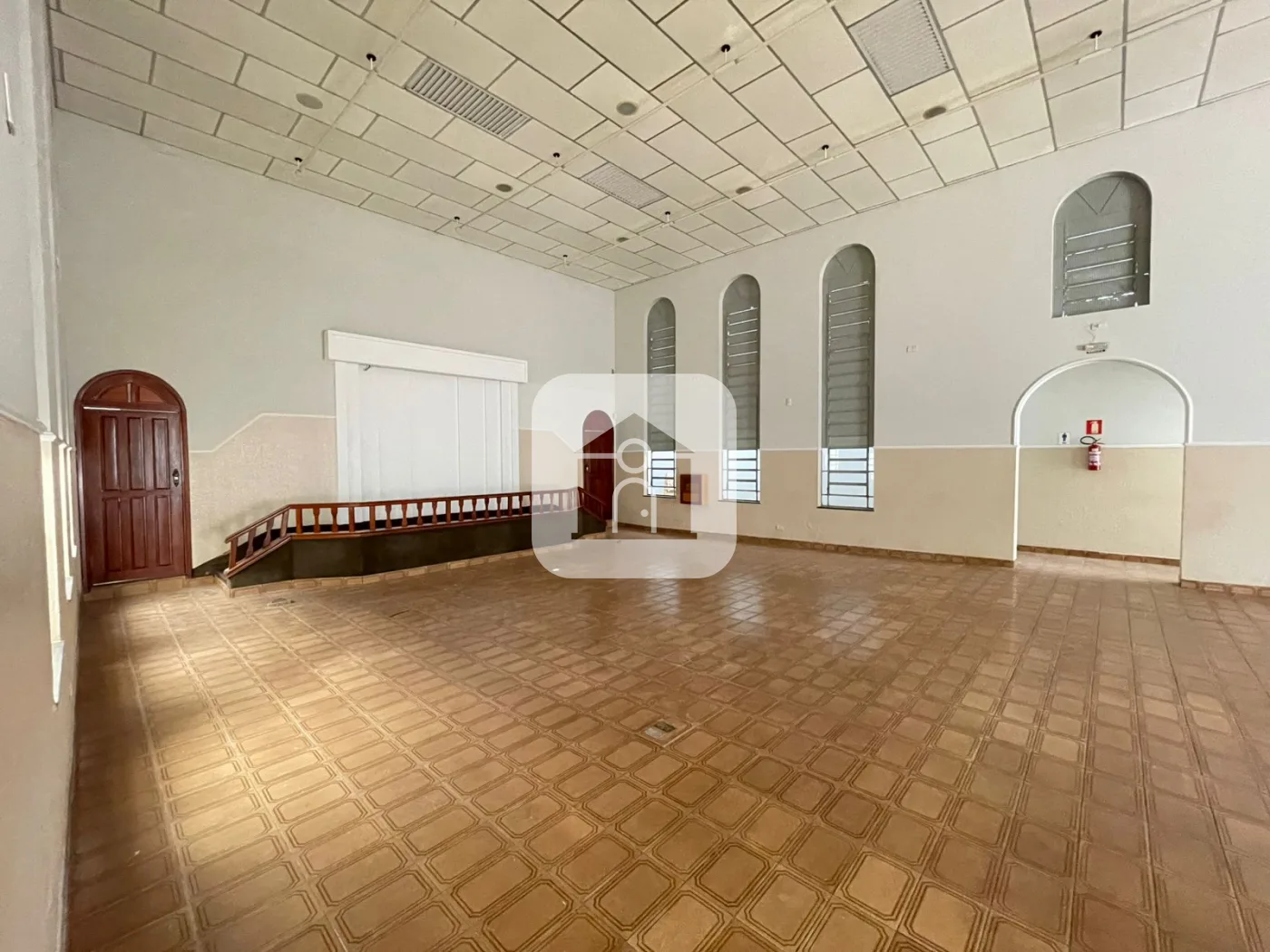 Alugar Comercial / Galp&atilde;o em Uberl&acirc;ndia R$ 4.500,00 - Foto 5